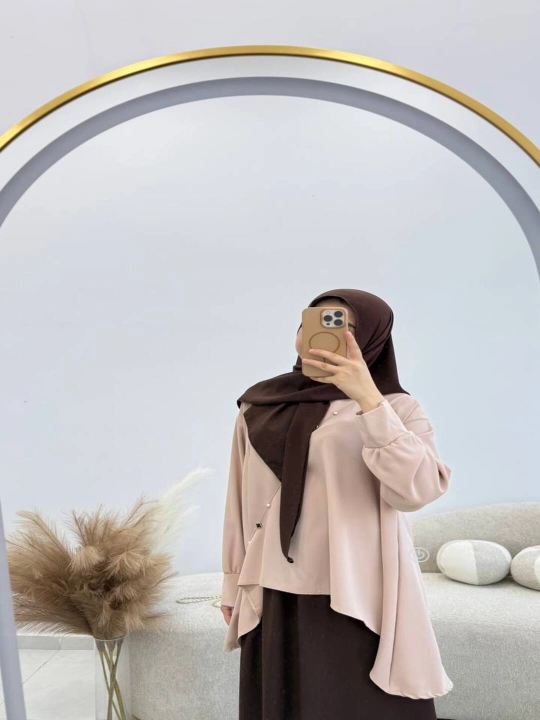 Ayollar uchun troyka to'plami – kofta, yubka va sharf, Bayan mato, standart 44–50 razmer