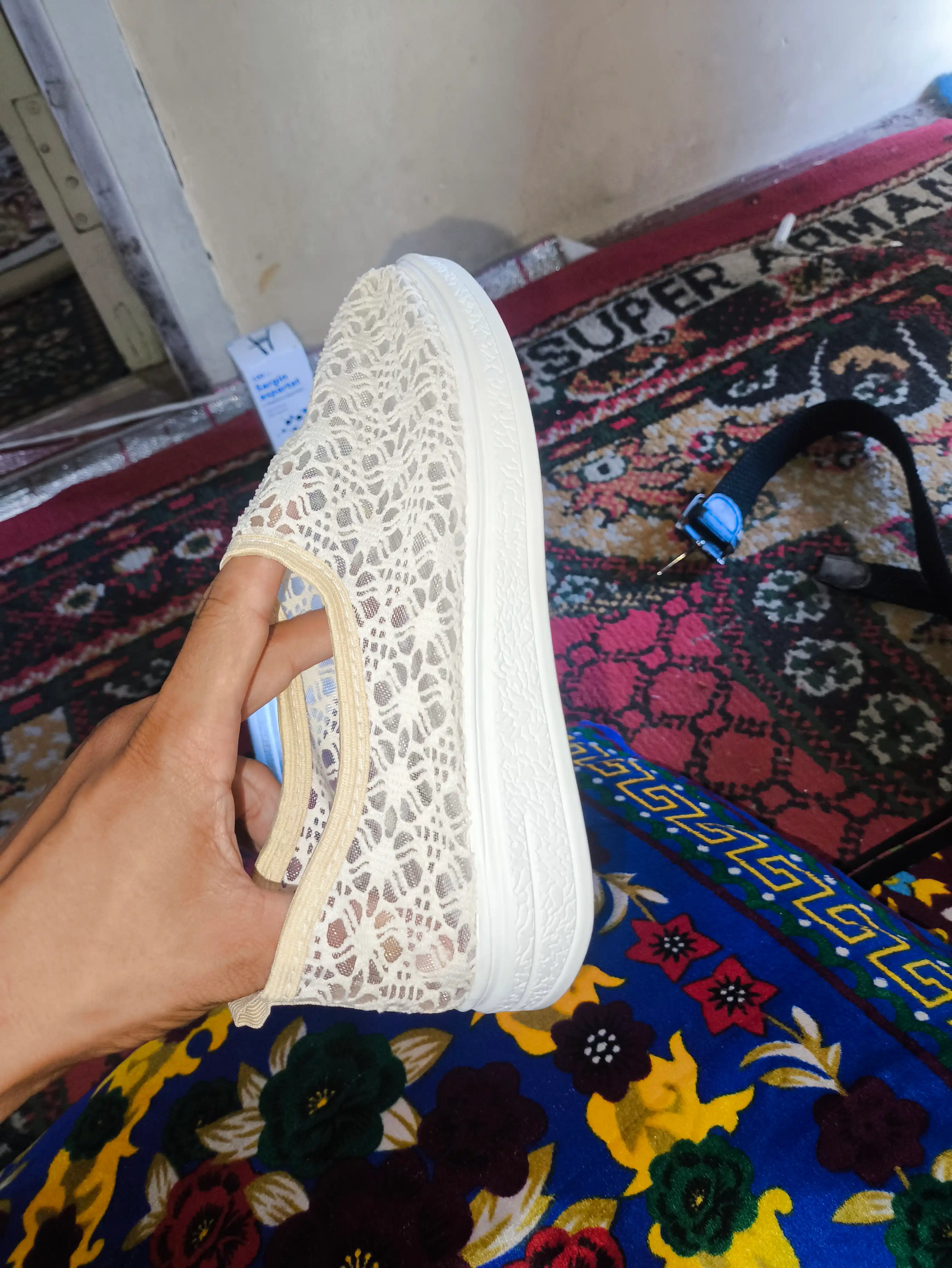 Ayollar yozgi sliponlari, setkali va to‘rsimon naqshli, nafas oluvchi qulay poyabzal 36-40