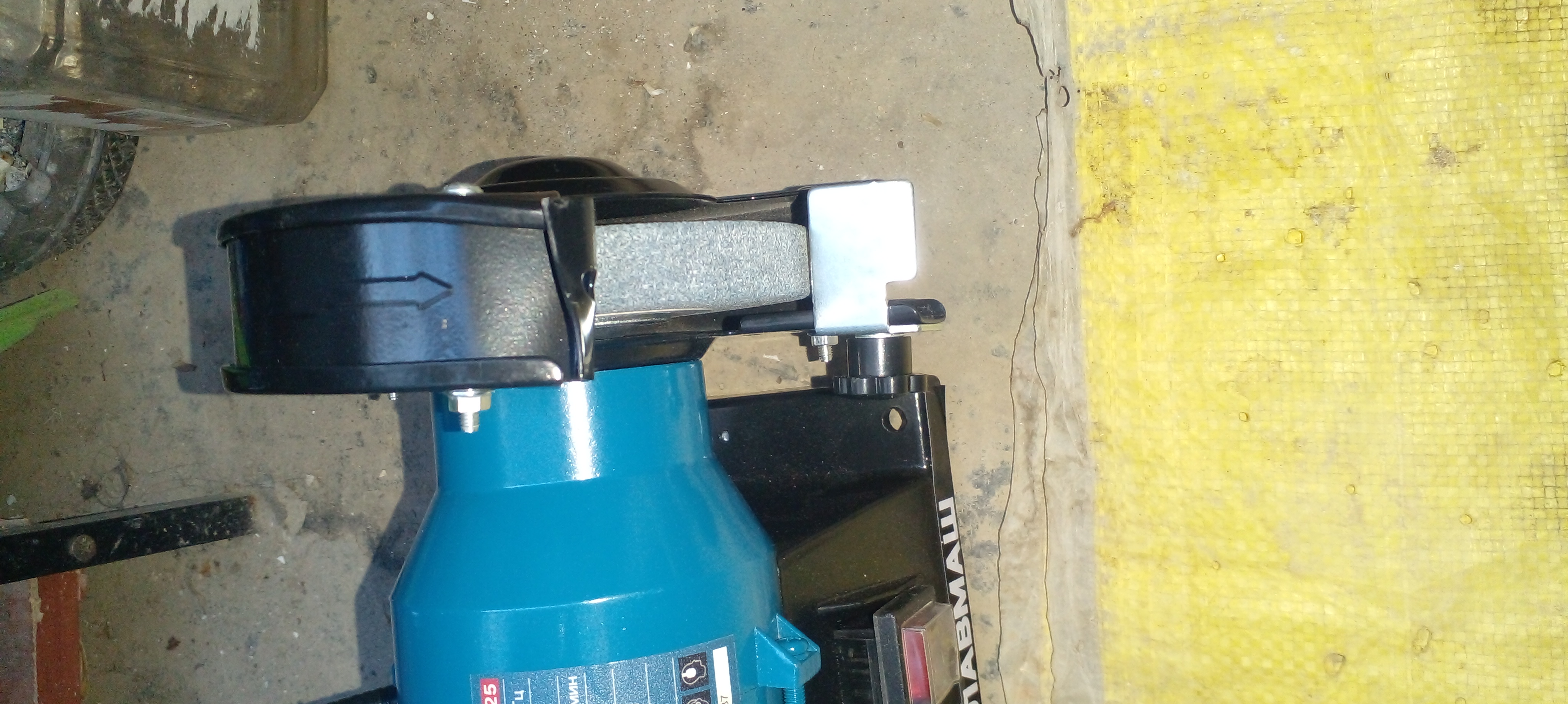 СЛАВМАШ C2125 stol usti charxlash uskunasi, 125 mm, 300 W