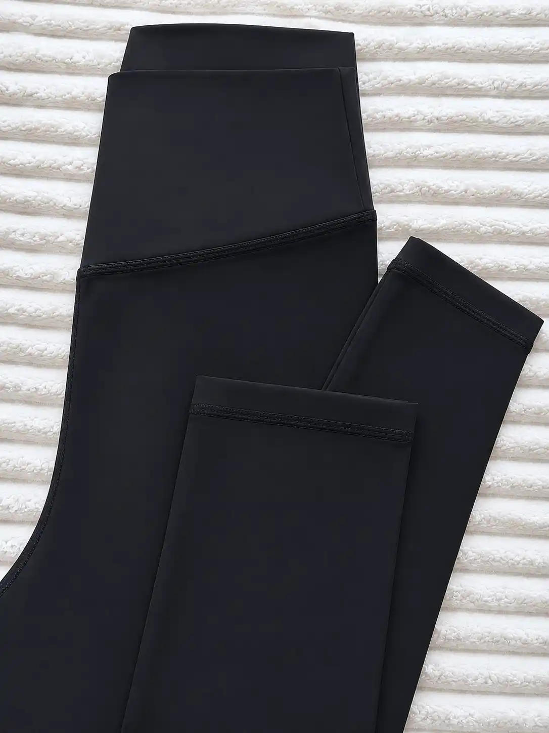 Ayollar uchun sport leggingslari, losinlar va velosipedka shortilar, fitnes uchun kiyim