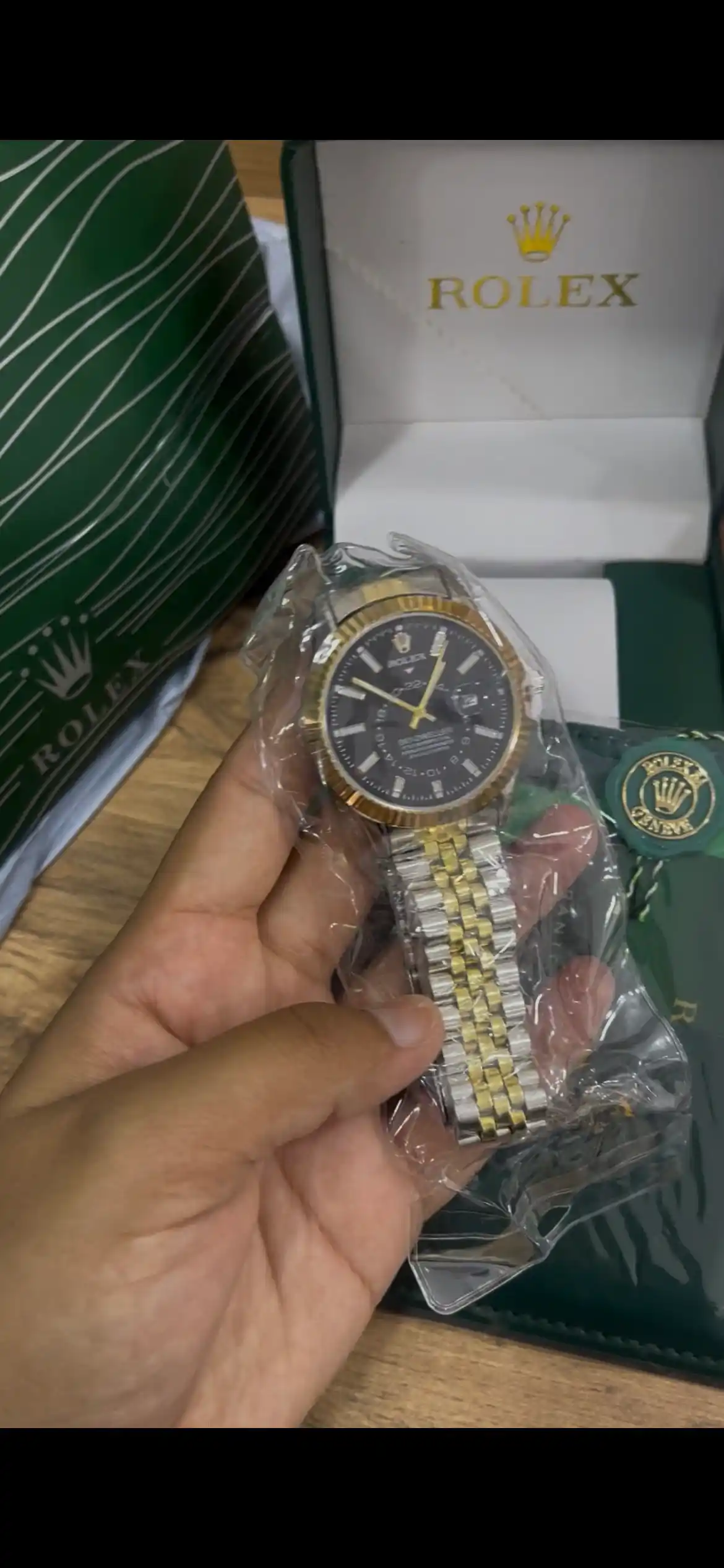 Erkaklar qo'l soat, Sovg'a komplekti soat quti va hujjatlari bilan birga