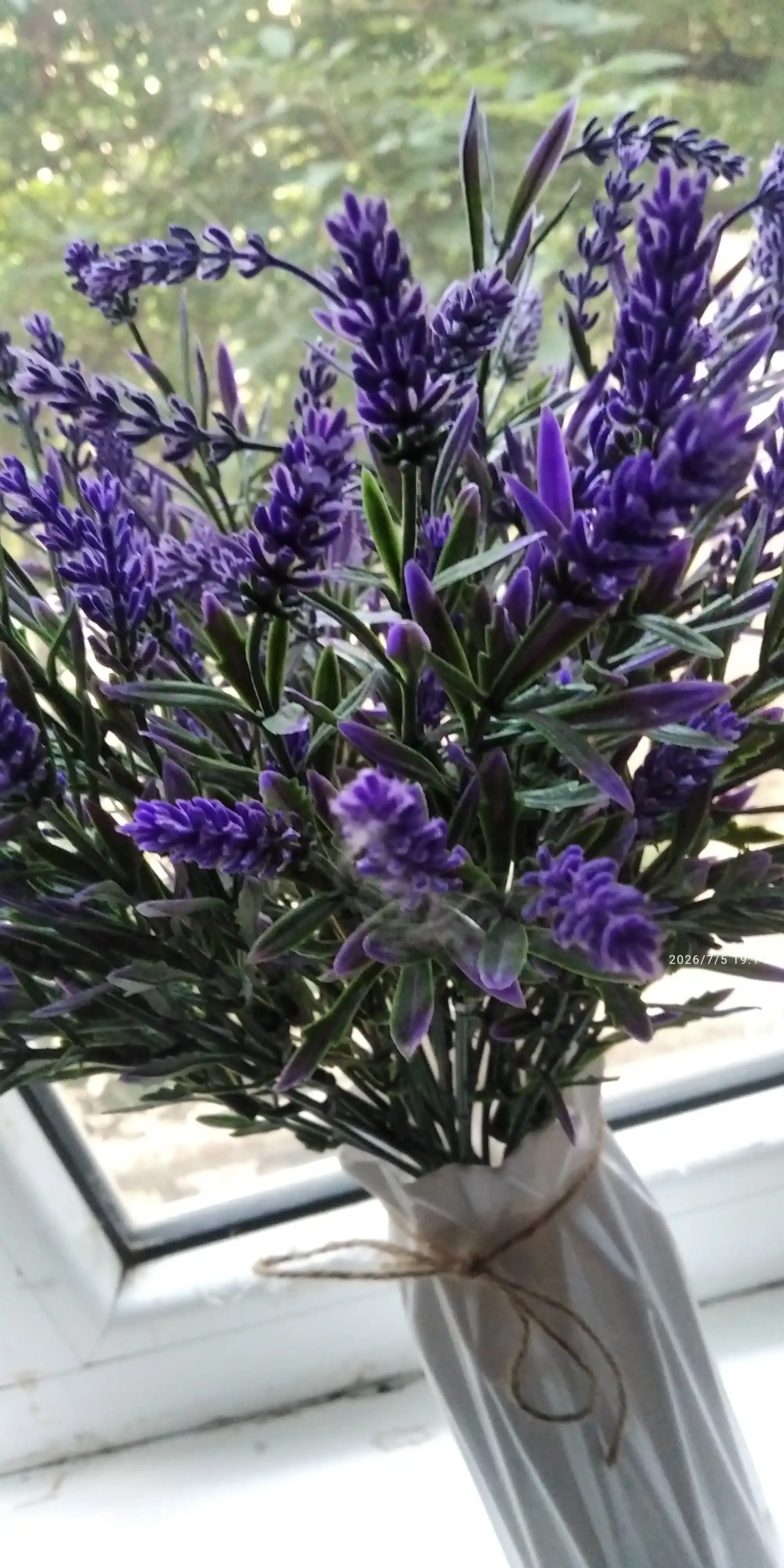 Sun’iy gullar, bezak va interyer uchun lavanda shoxlari, xonalar va ofislarni bezash uchun