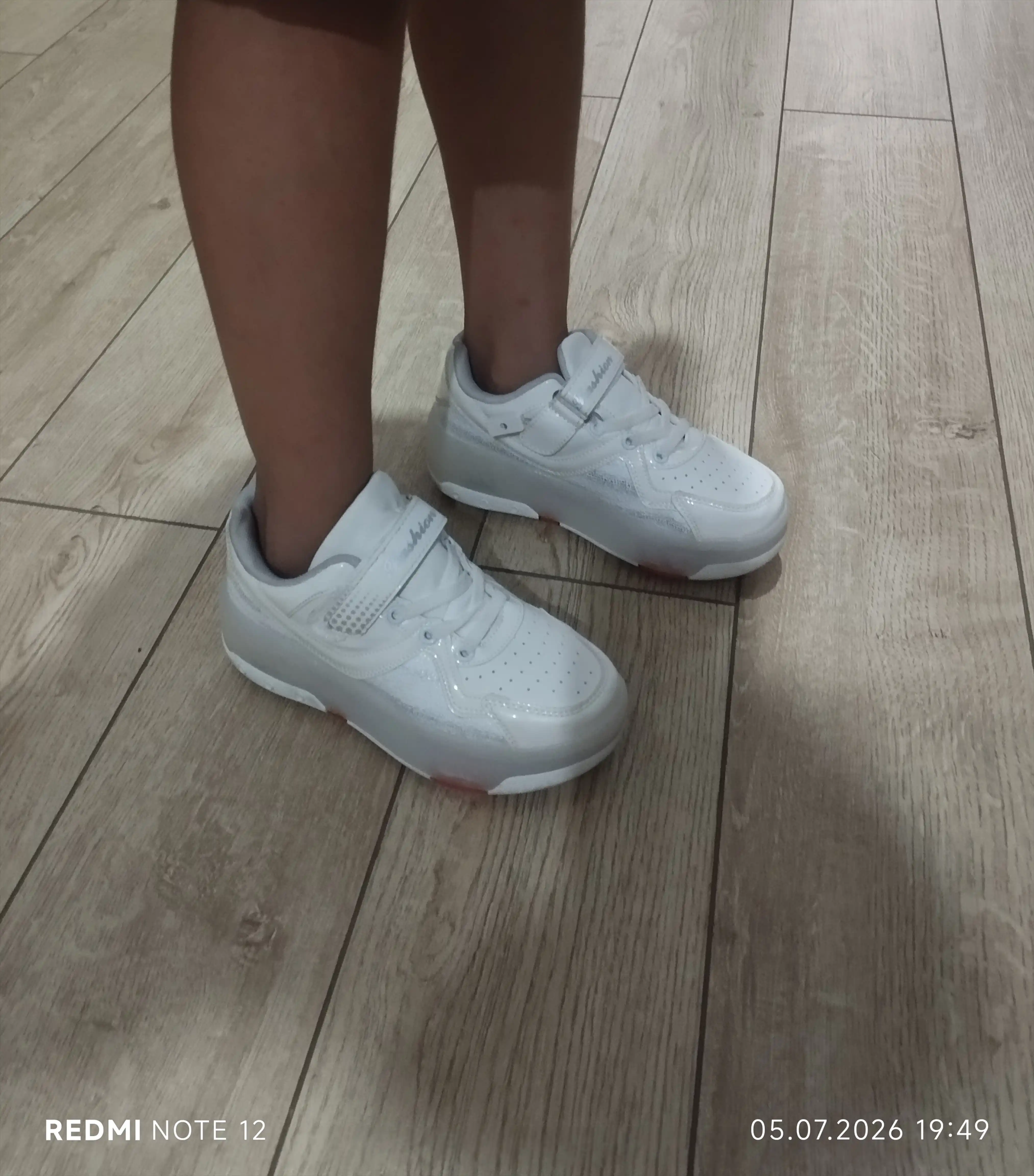 Кроссовки на роликах детские летние, светящиеся, размер 31-36