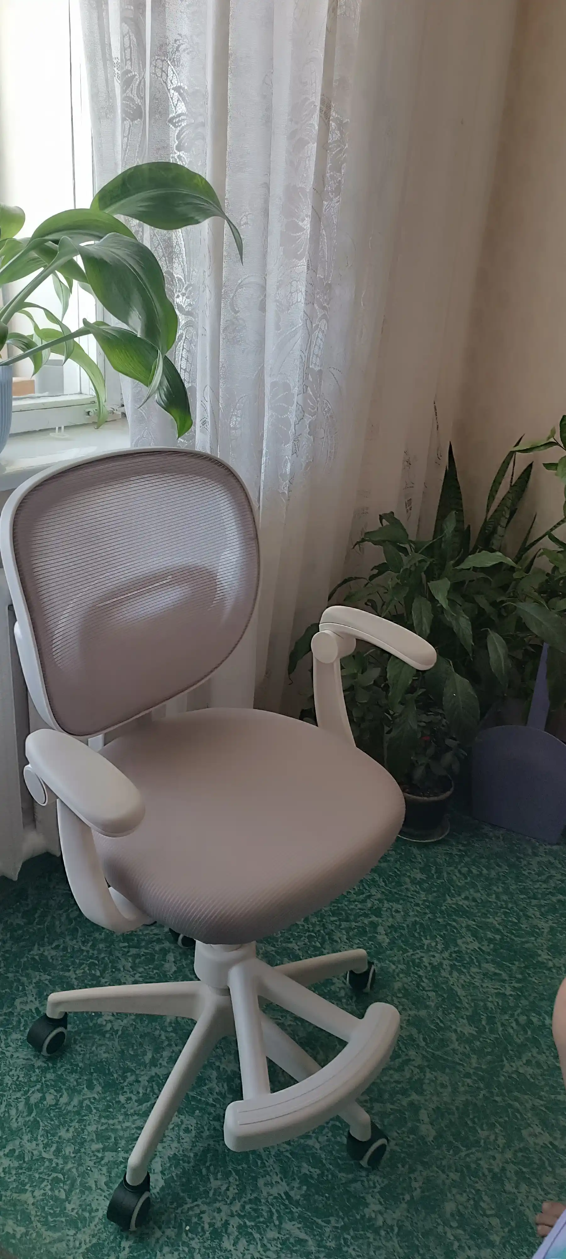 Детское учебное кресло с подлокотниками, Miss Lucky Seven подставкой для ног, регулируемое