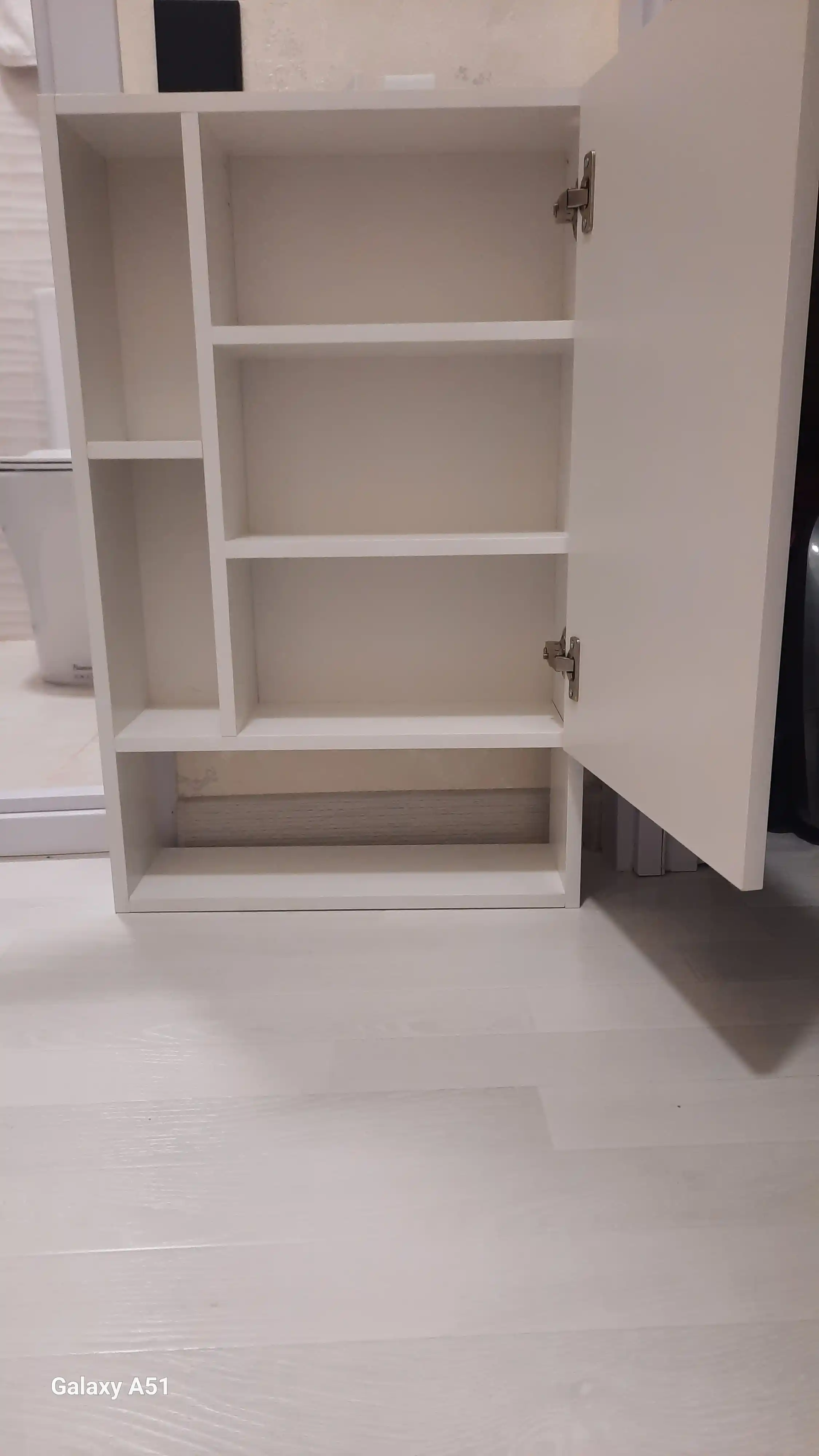 Hammom uchun devorga osiladigan tokcha, 780х500х147