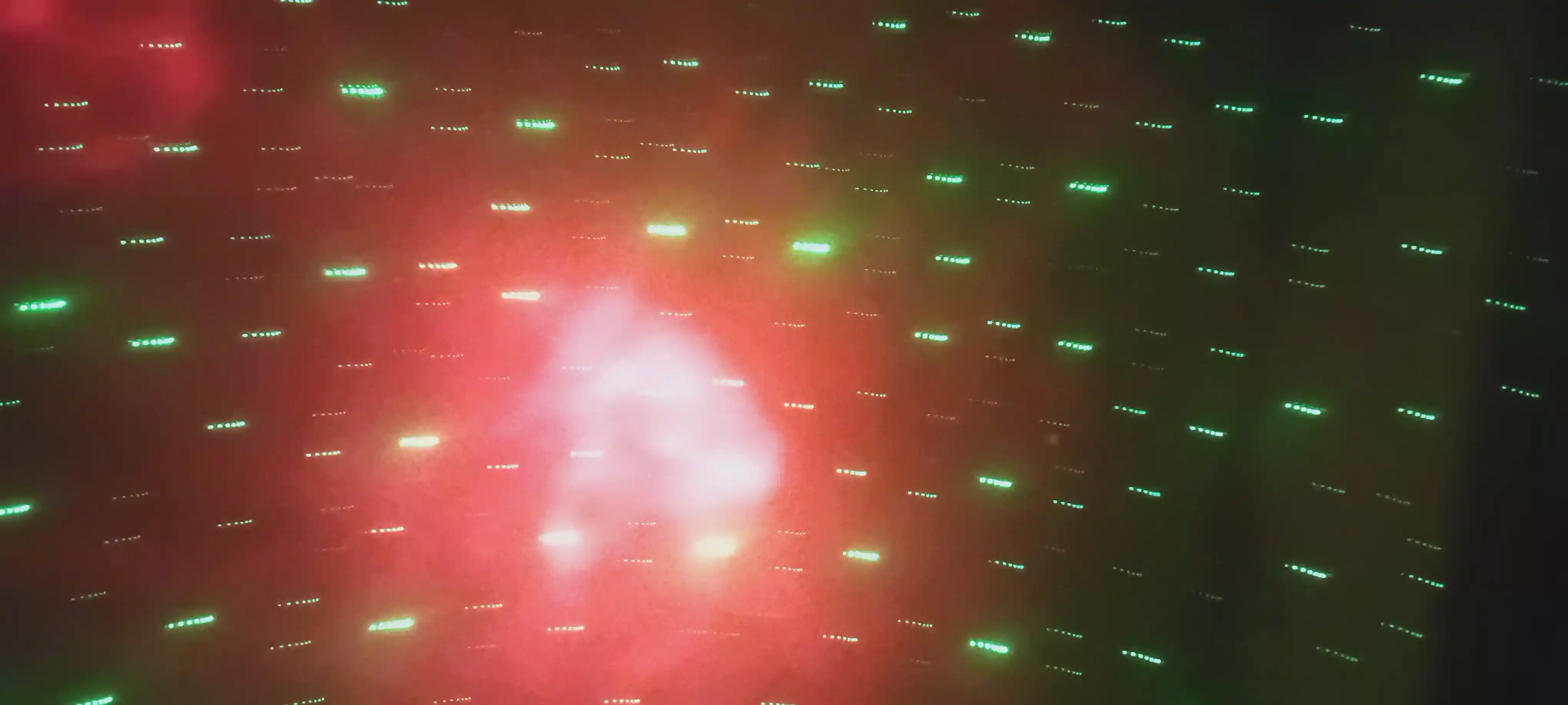 Bolalar va kattalar uchun tungi chiroq proyektor "Yulduzli osmon Kosmonavt", kosmik