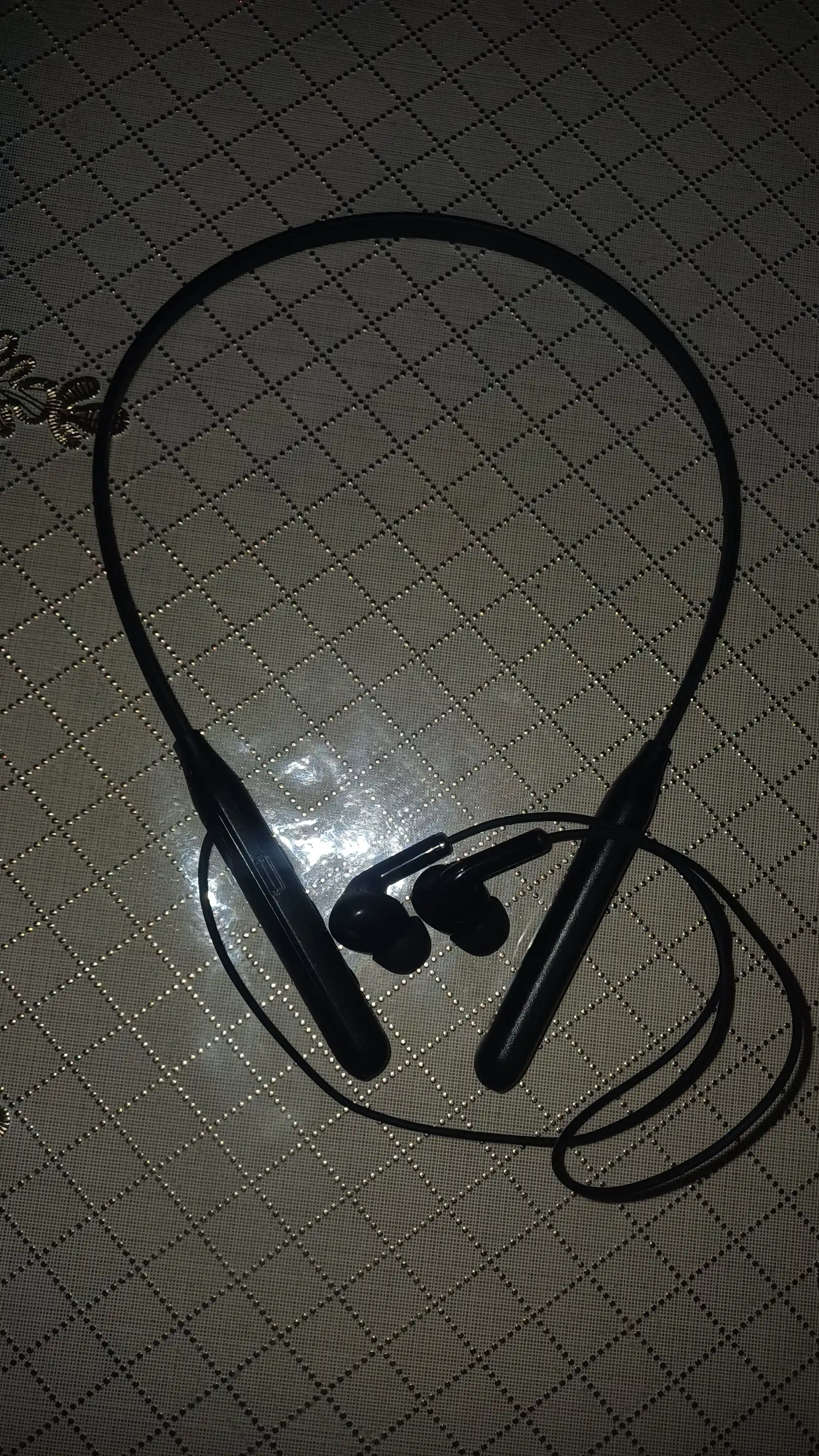 Simsiz quloqchin KIN KL02, Bluetooth garnitura, 5 soat ishlash, 2ta qurilmaga ulanish