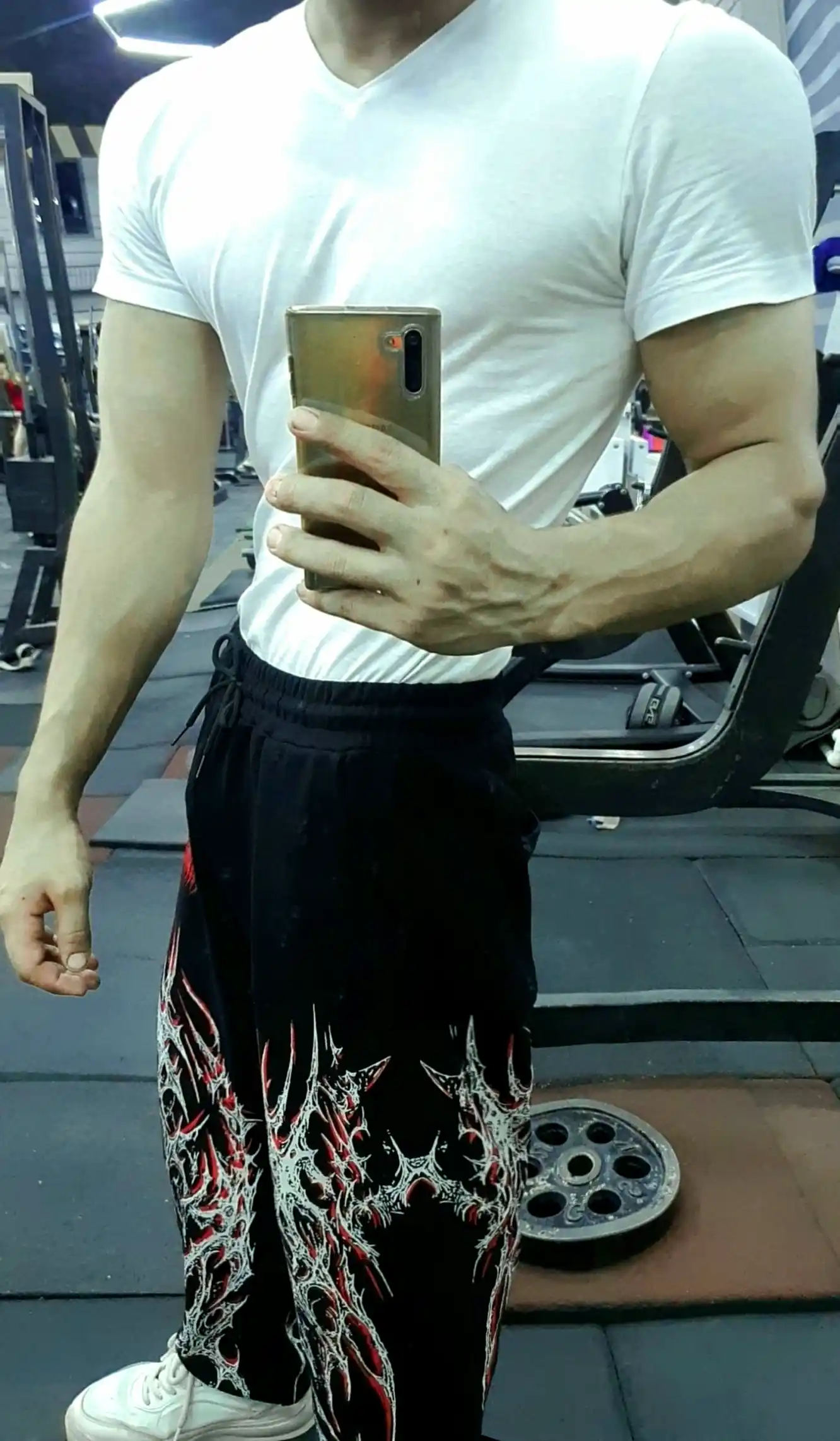 Erkaklar uchun sport shimlar — joggerlar YOUNGLA va GYMSHARK