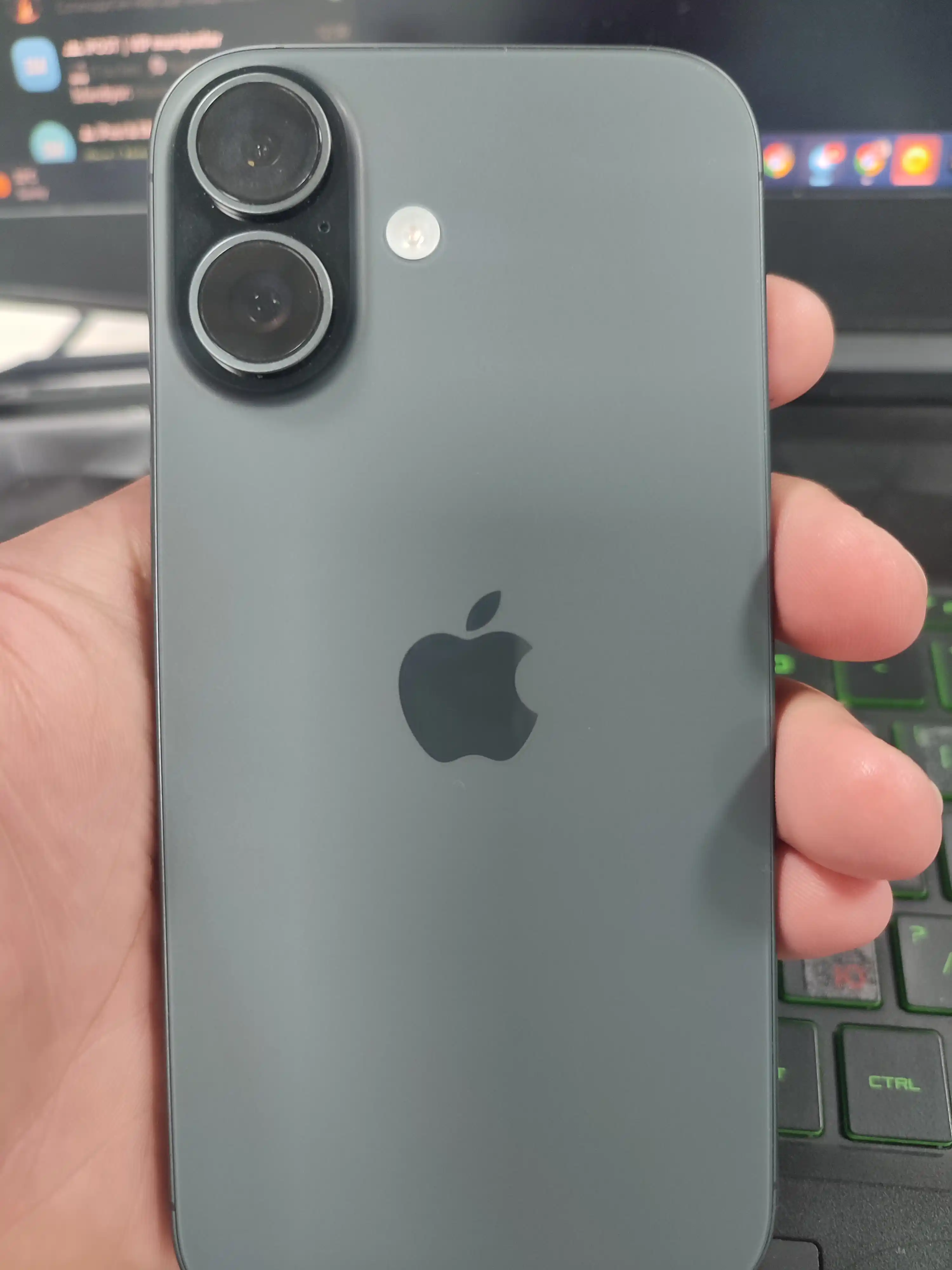 Смартфон Apple iPhone 17, 256 ГБ / 512 ГБ / 1 ТБ, SIM / e-SIM