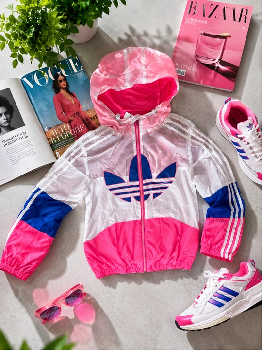 Adidas logotipi tushirilgan zamonaviy sport kurtkasi qizlar uchun kurtkasi