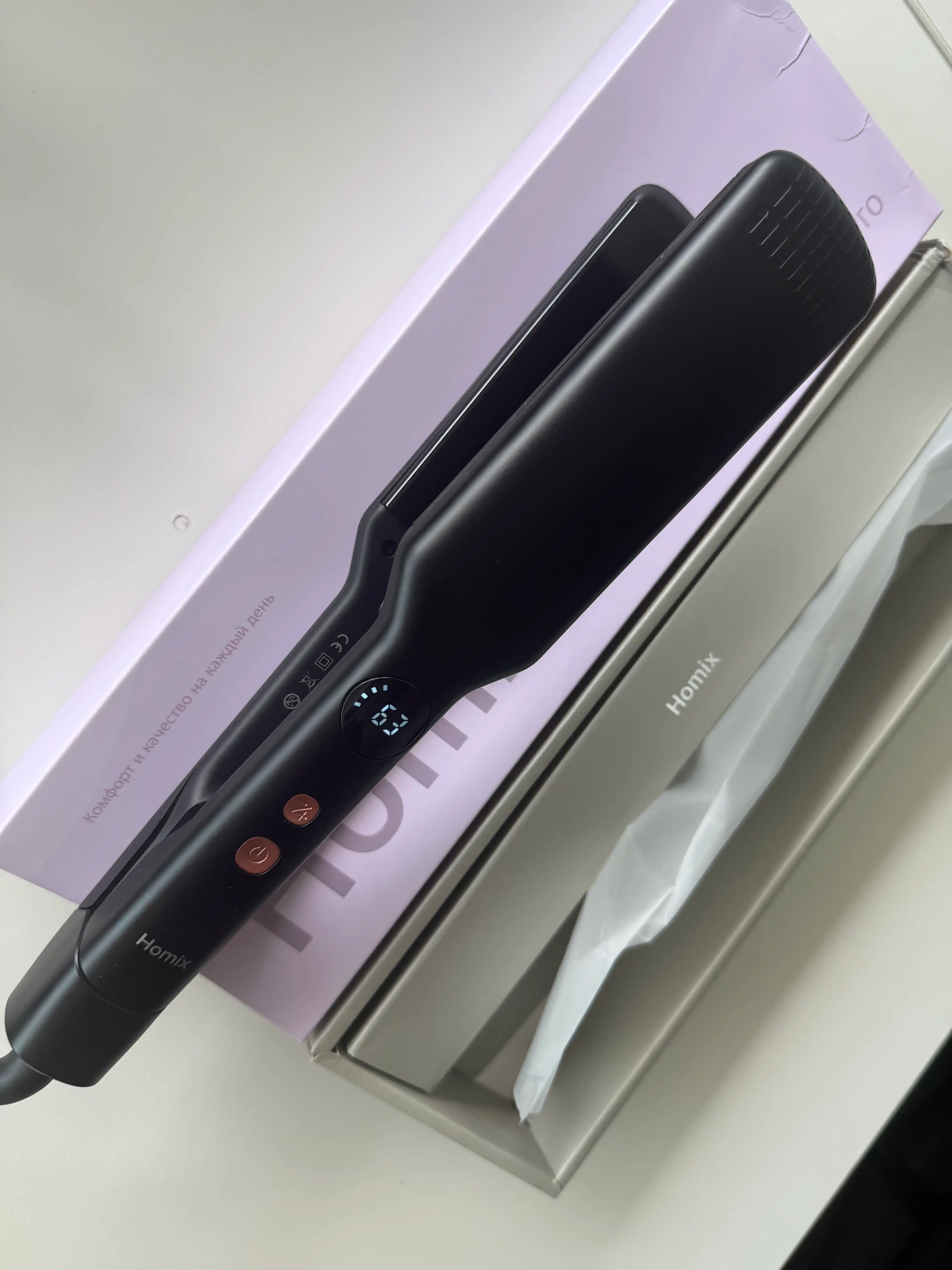 Soch dazmol Homix — soch tekislagich, keng keratin plastina, 230°C, LED, ionizatsiya