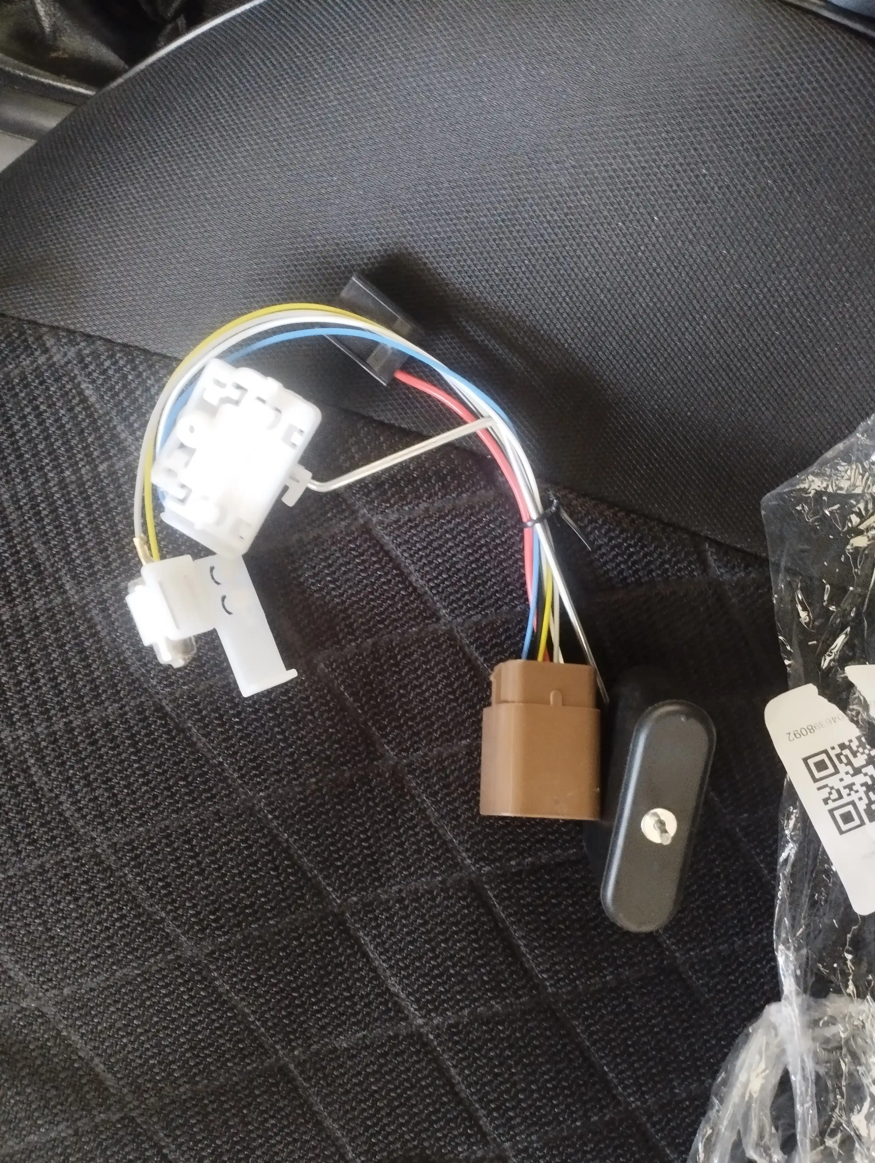 Benzobak datchik Damas/Tico/Matiz/Nexia 1,2,3/Spark/Lacetti/Gentra/Cobalt