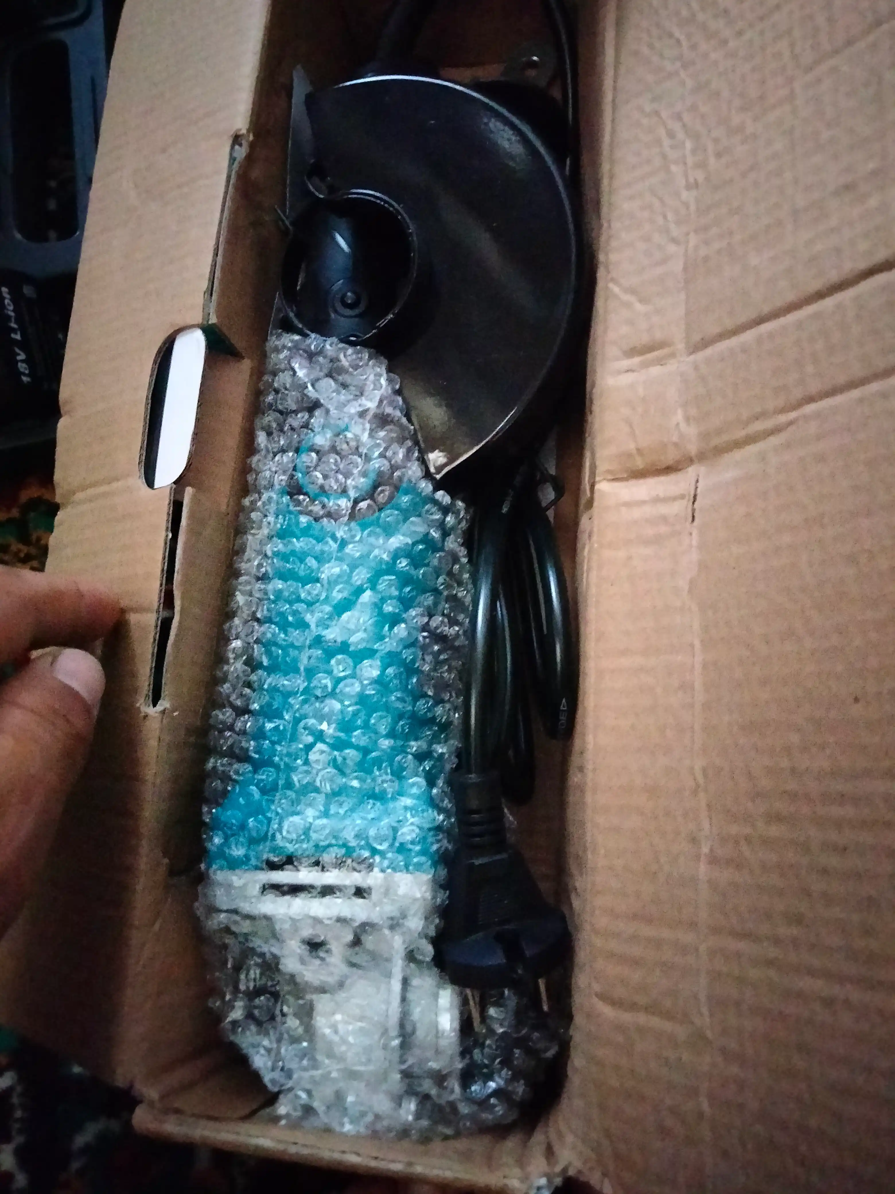 125 mm burchak silliqlash mashinasi bolgarka, tezligi 6 darajada sozlanadi