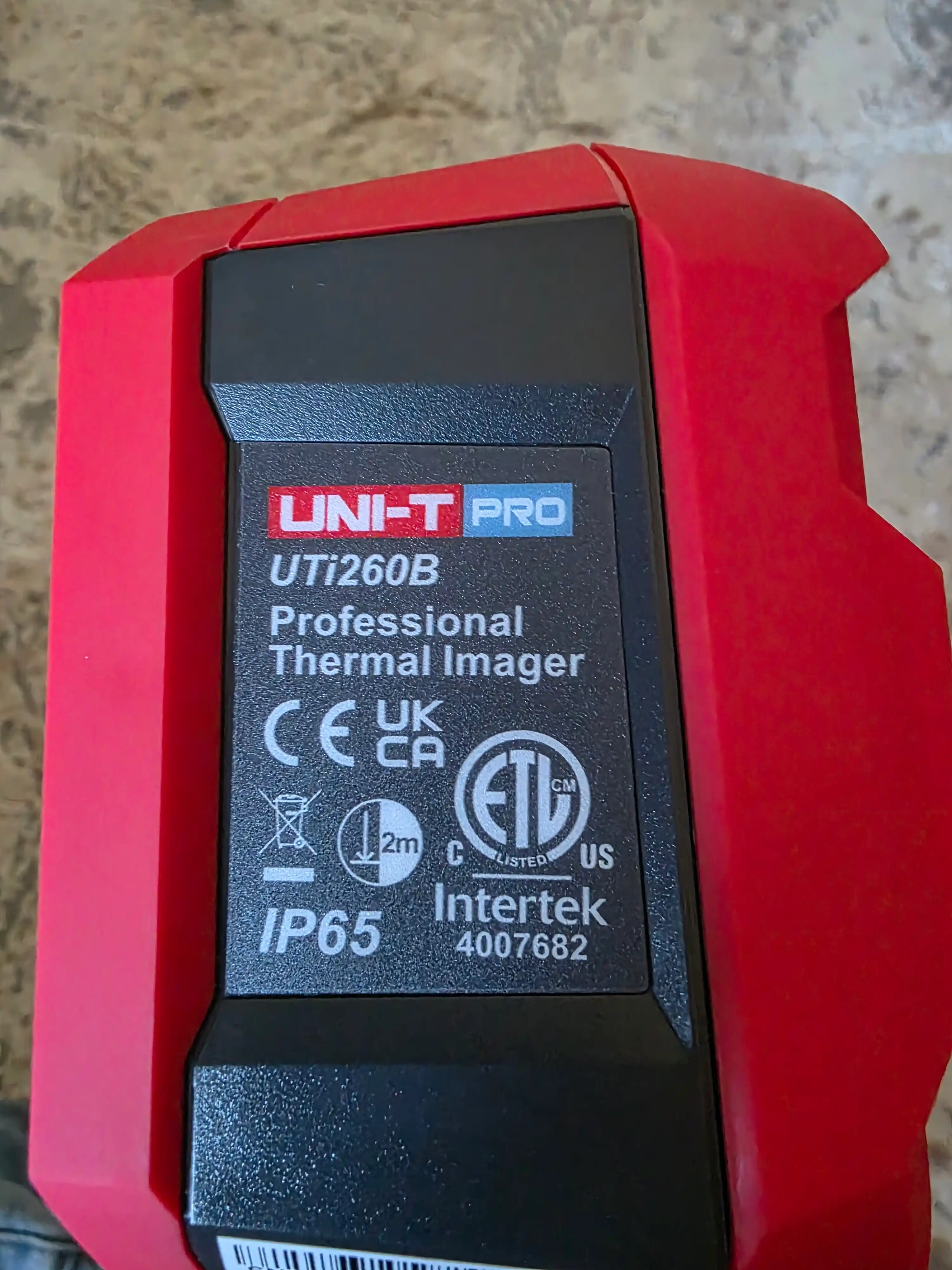 Тепловизор UNI-T UTi260B, инфракрасная камера, -20/550°C, 256×192, 2,8 дюйма, IP65