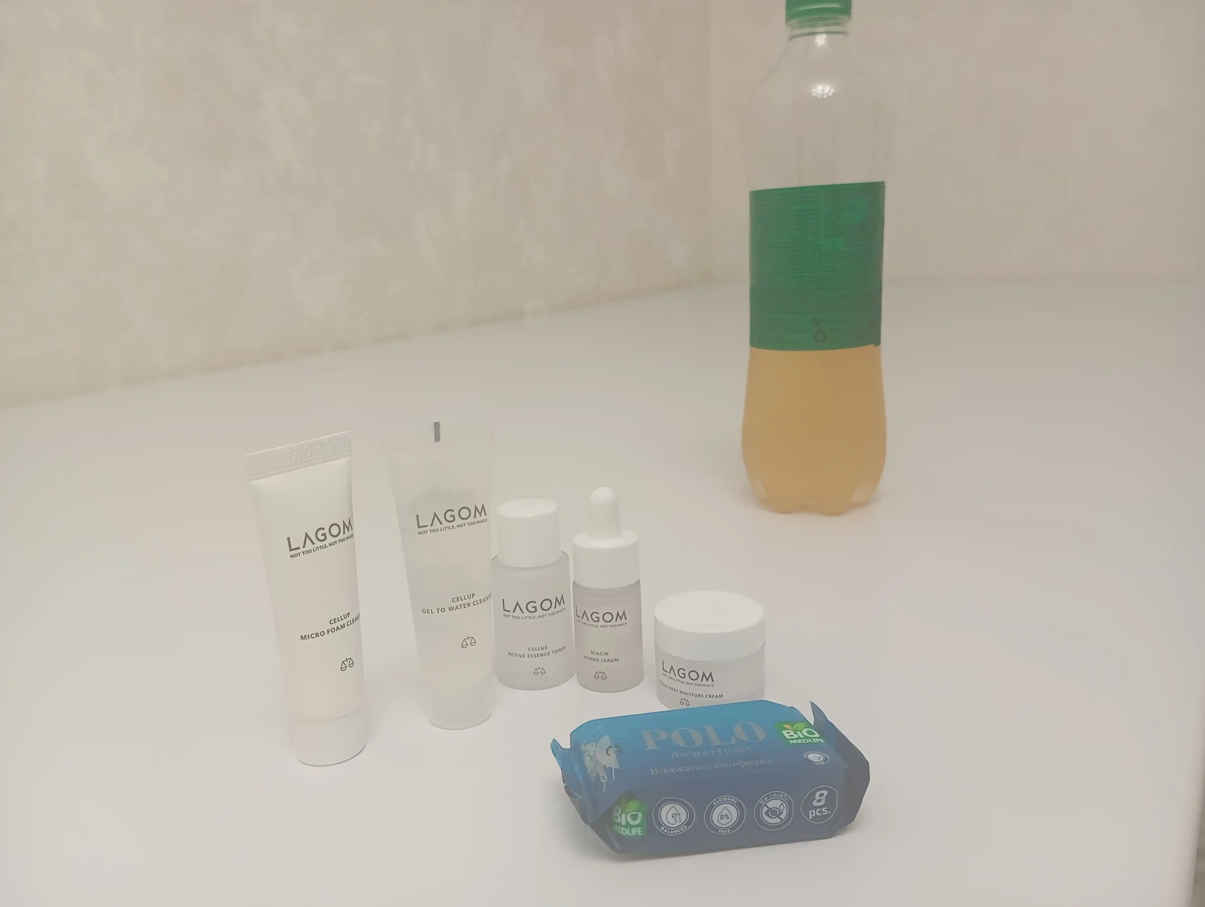 LAGOM TRAVEL KIT набор средств с косметичкой