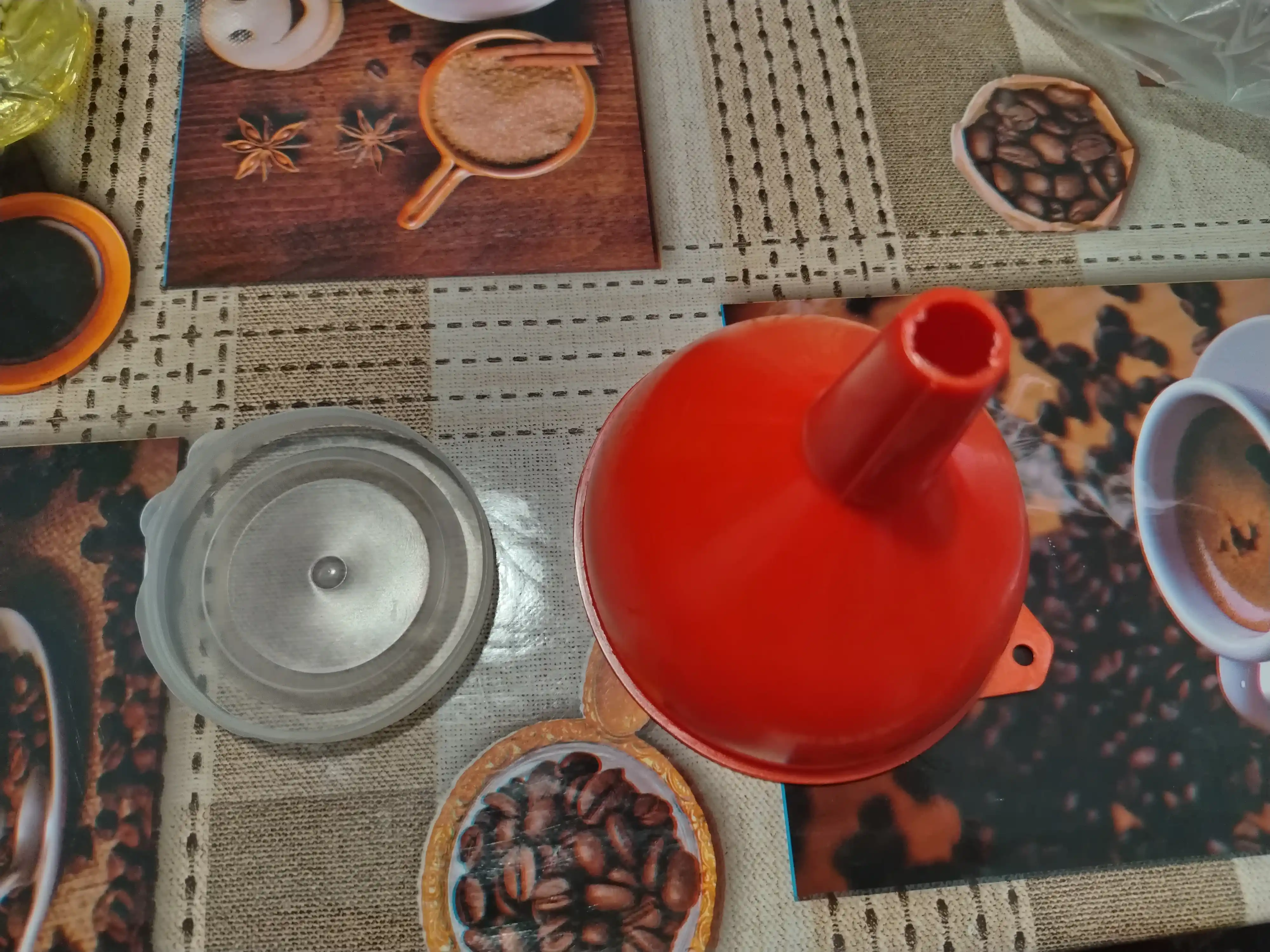 Воронка для бутылок и банок пластиковая, кухонная воронка для переливания жидкостей