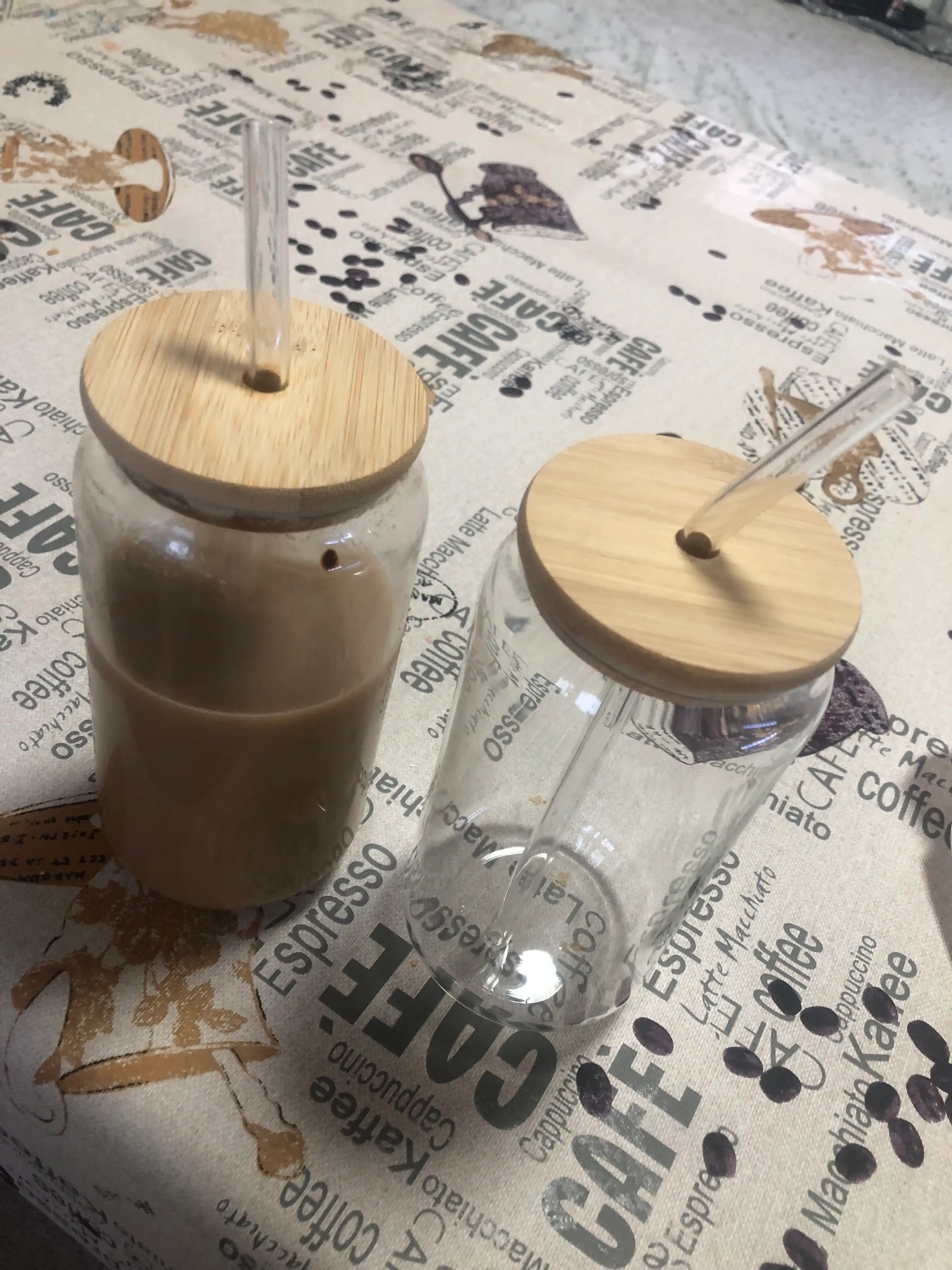 Muhrlangan qopqoq va somonli shisha stakan, 500 ml