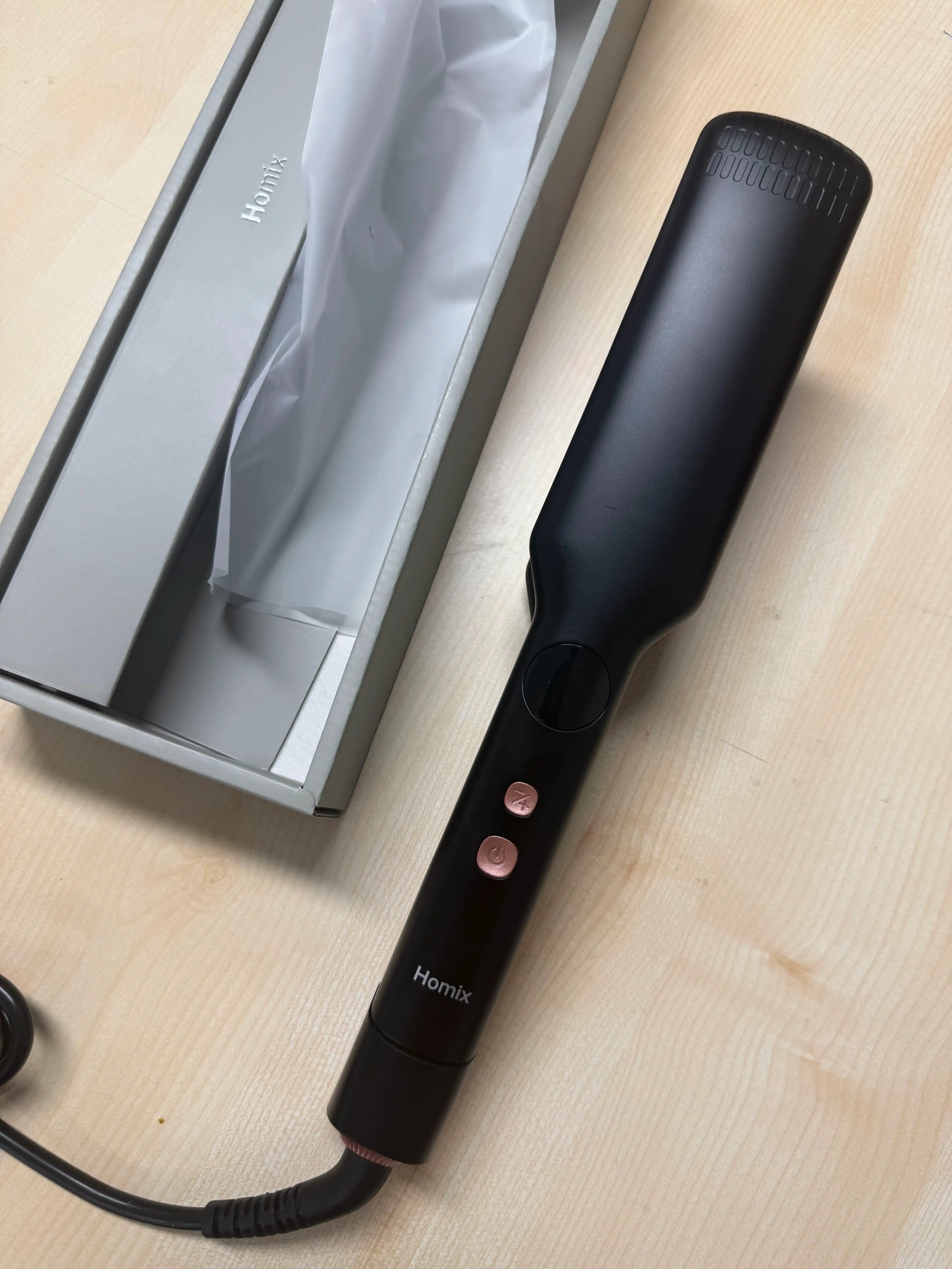 Soch dazmol Homix — soch tekislagich, keng keratin plastina, 230°C, LED, ionizatsiya
