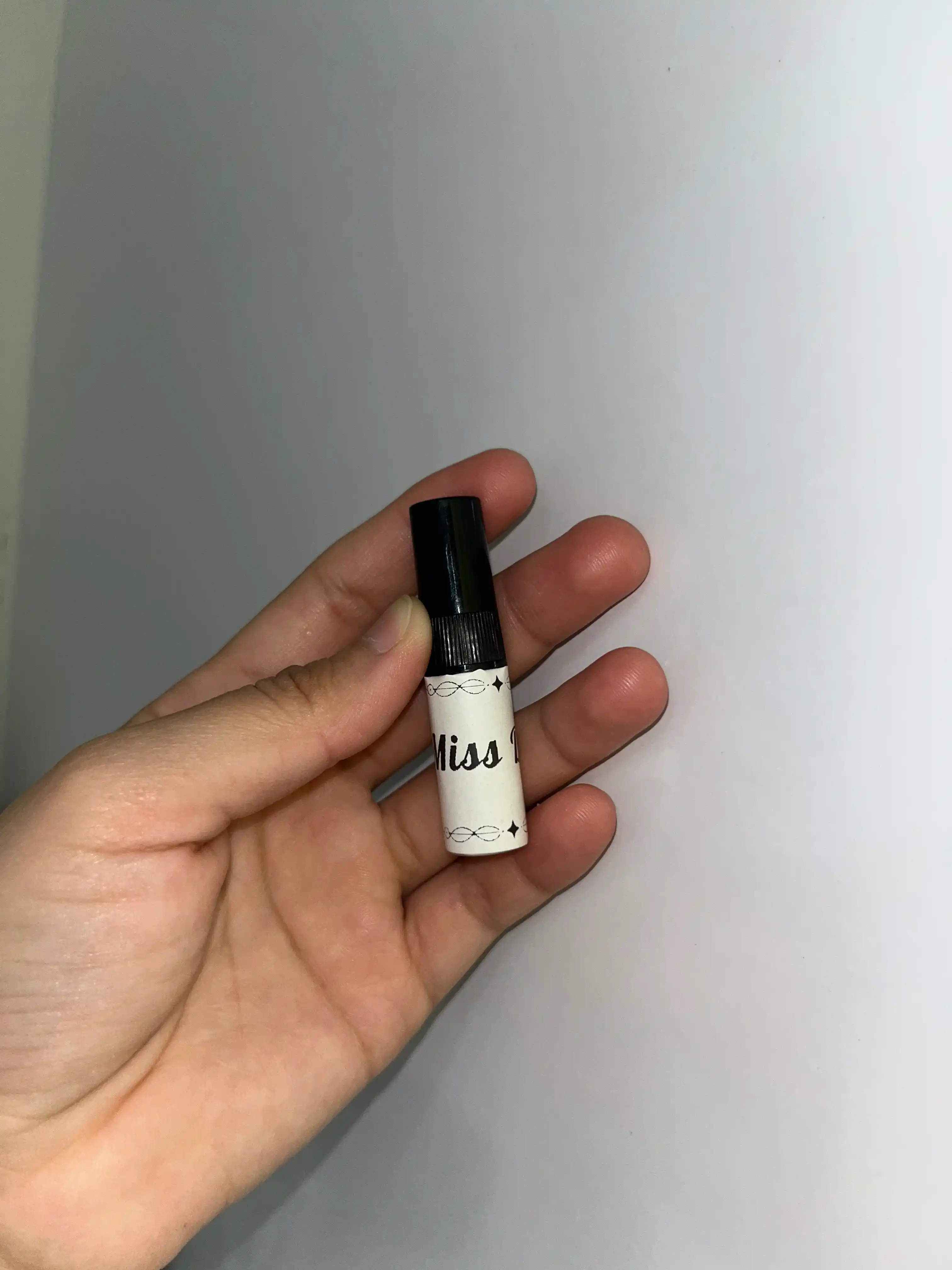 Miss Dior — это элегантный и соблазнительный женский парфюм