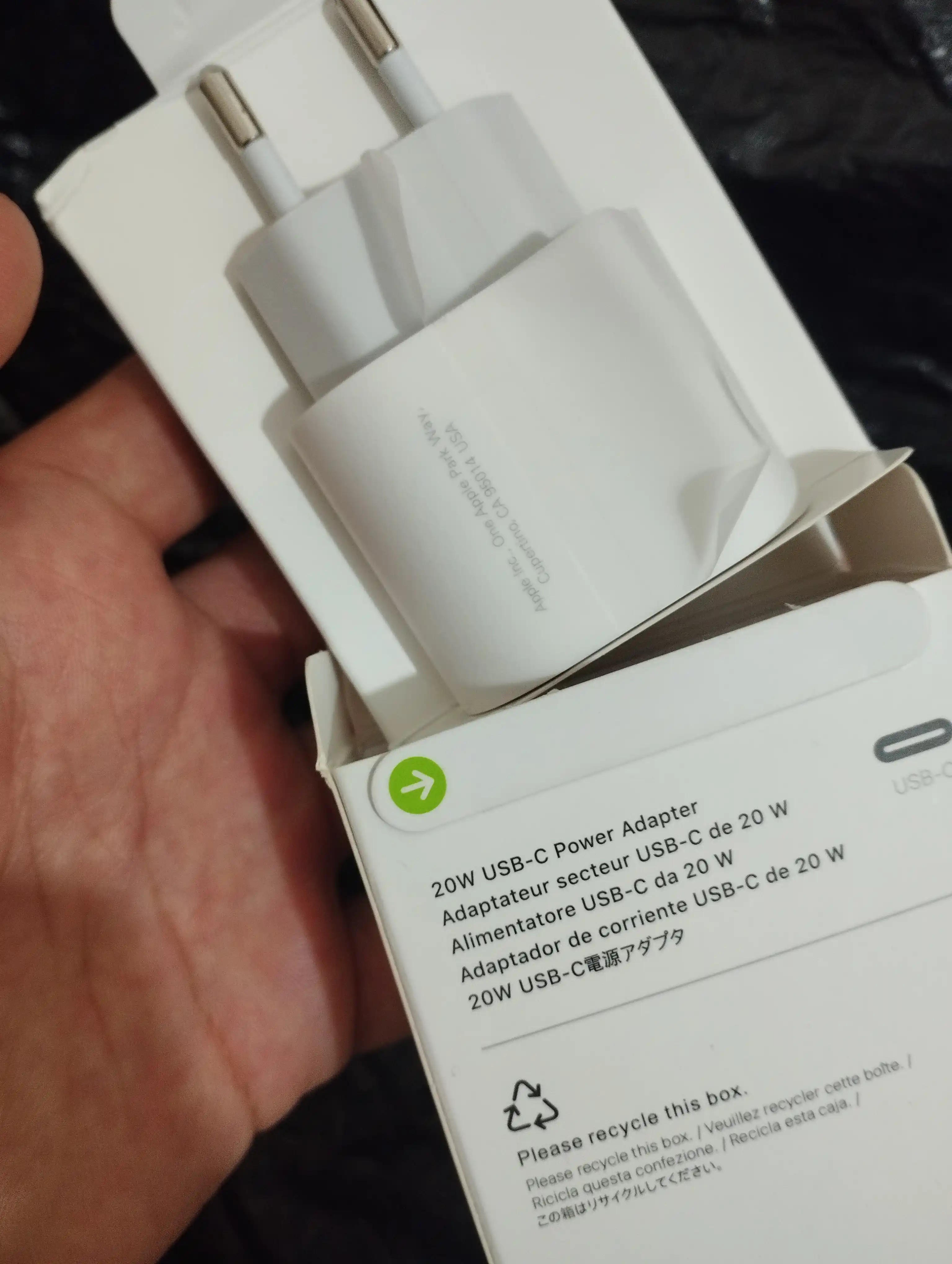 Зарядка для iPhone 20W быстрое зарядное устройство USB-C iPhone 11 ,12,13,14,15,16,17