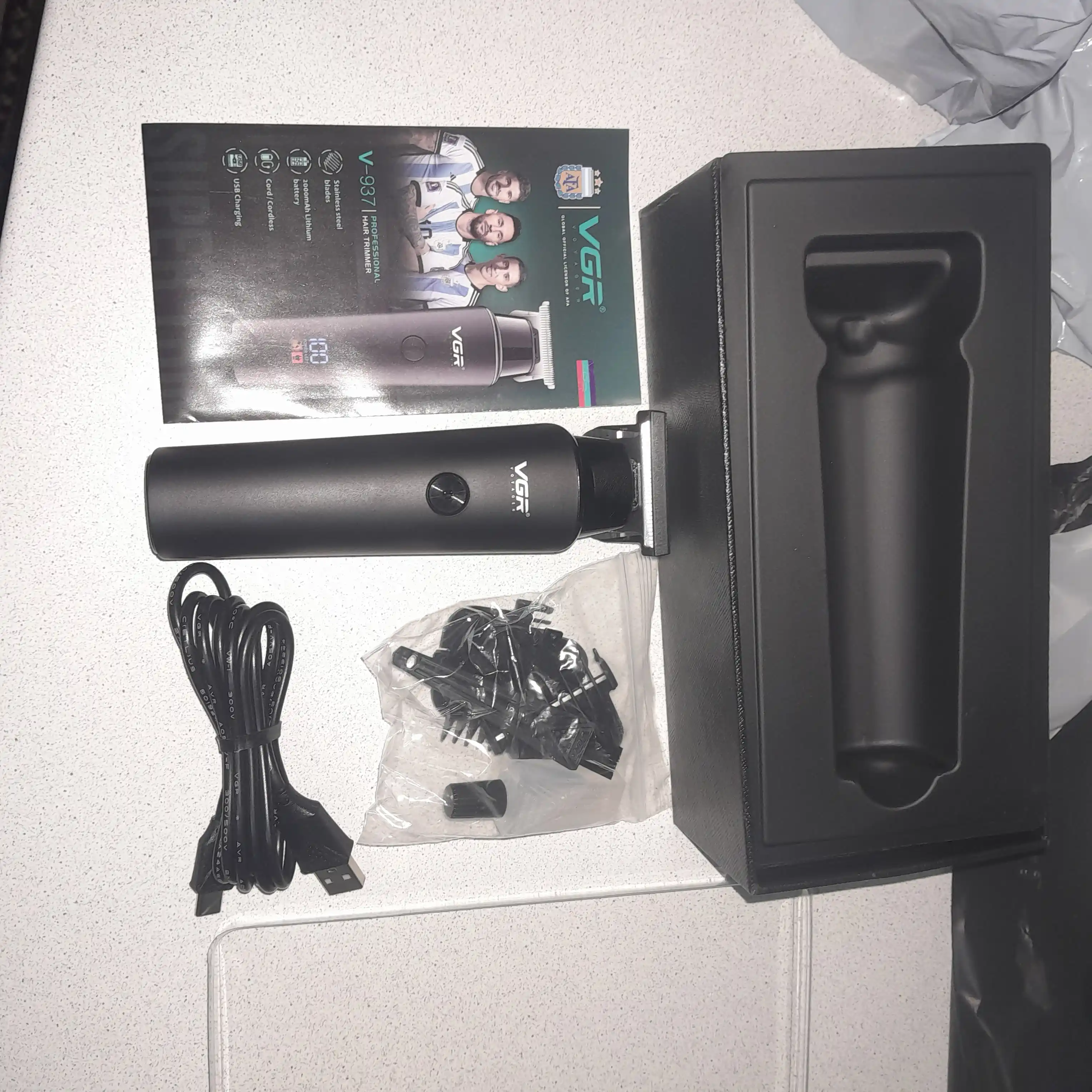 Professional simsiz soch va soqol olish kesish mashinkasi trimmer VGR V-937, LCD displeyli