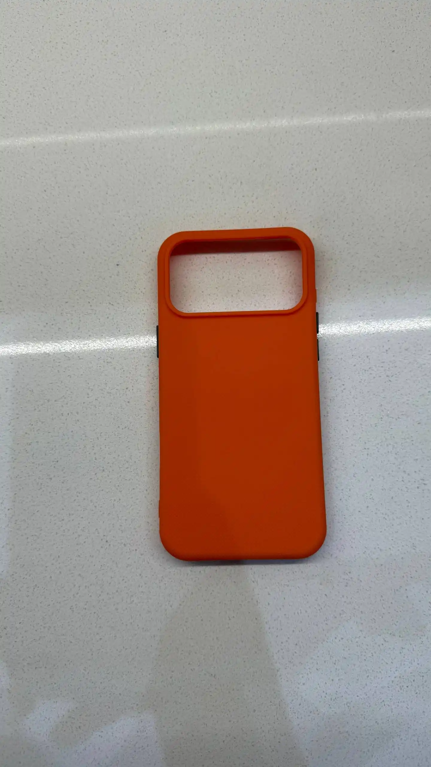 IPhone 17 Pro Max silikon chexol,g'ilof, aniq kesmalar, ishonchli himoya, yoqimli tekstura