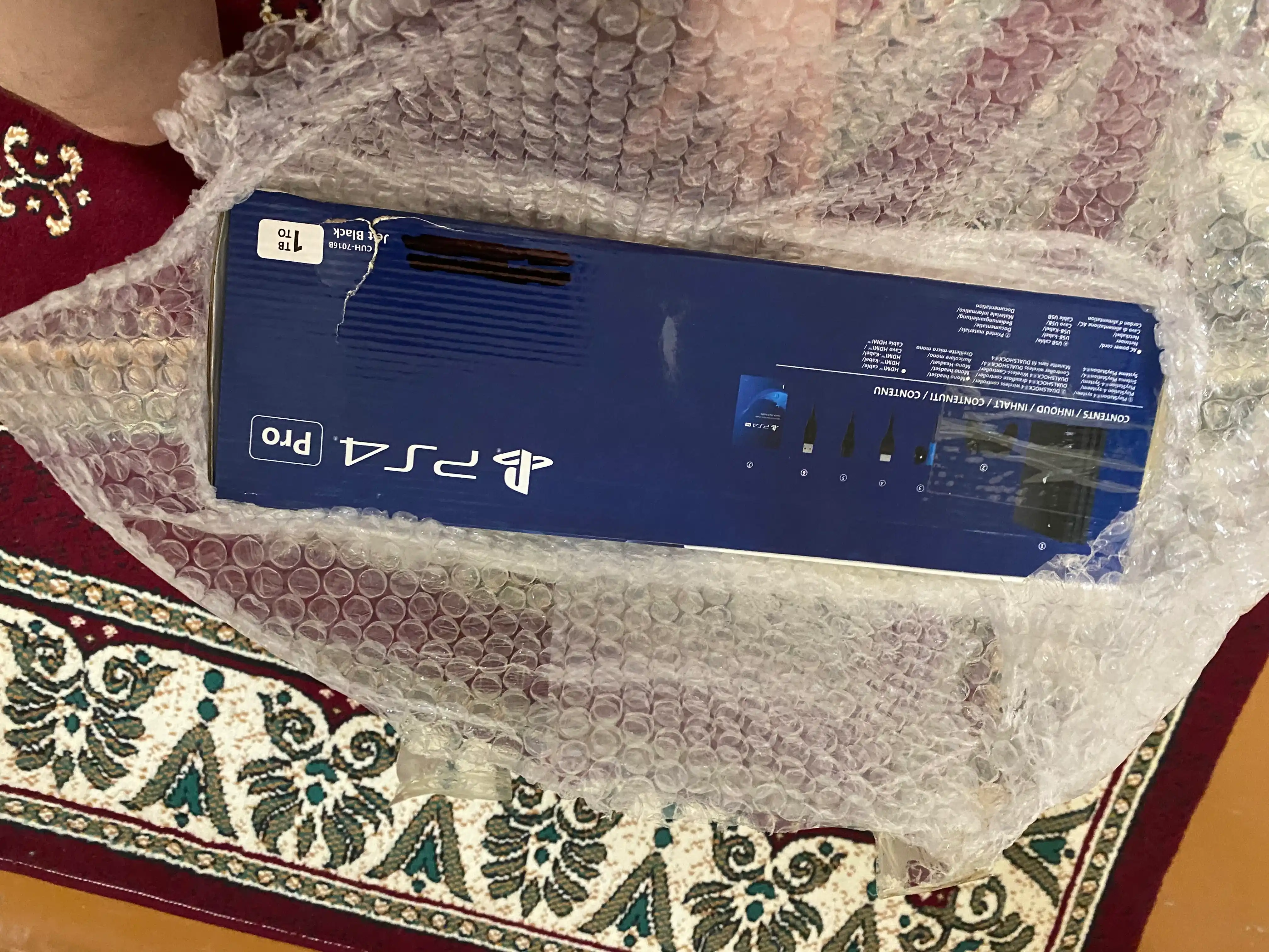 PlayStation 4 Pro, 1TB, o'yinlar va 2-joystik bilan