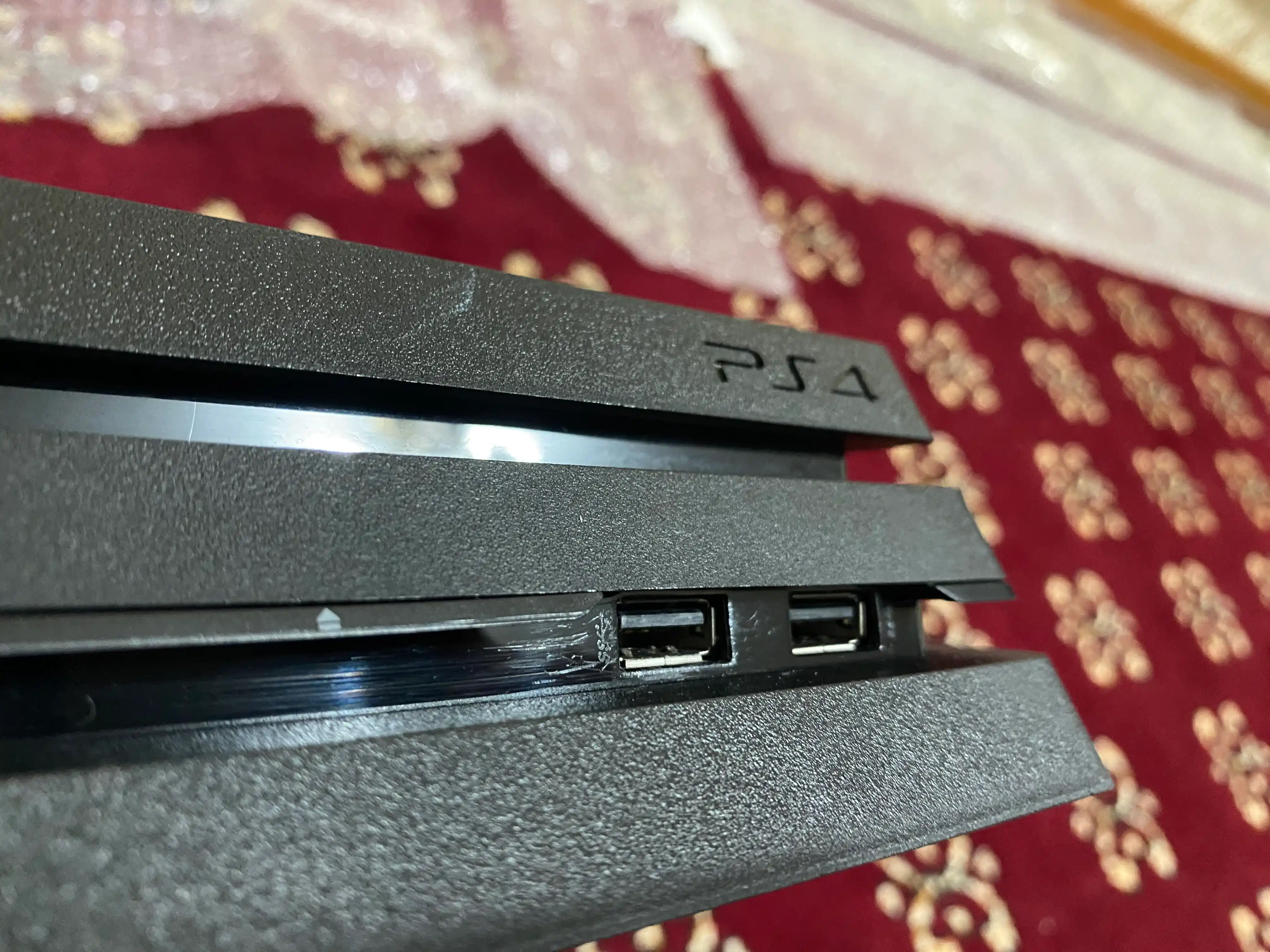 PlayStation 4 Pro, 1TB, o'yinlar va 2-joystik bilan