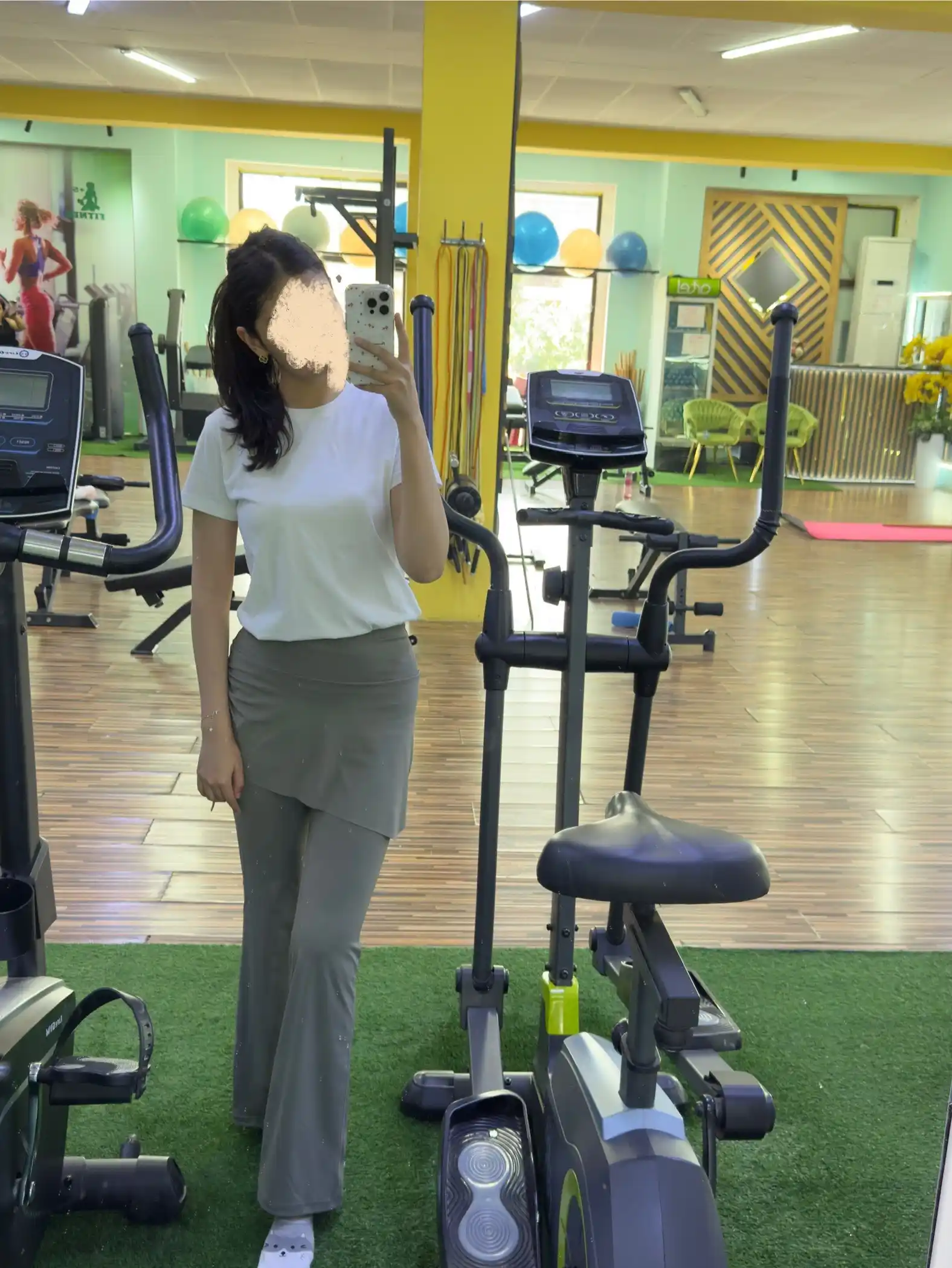 Ayollar klesh legginslari, sport klesh shimlar, ayollar sport kiyimlari, yubkali losinlar