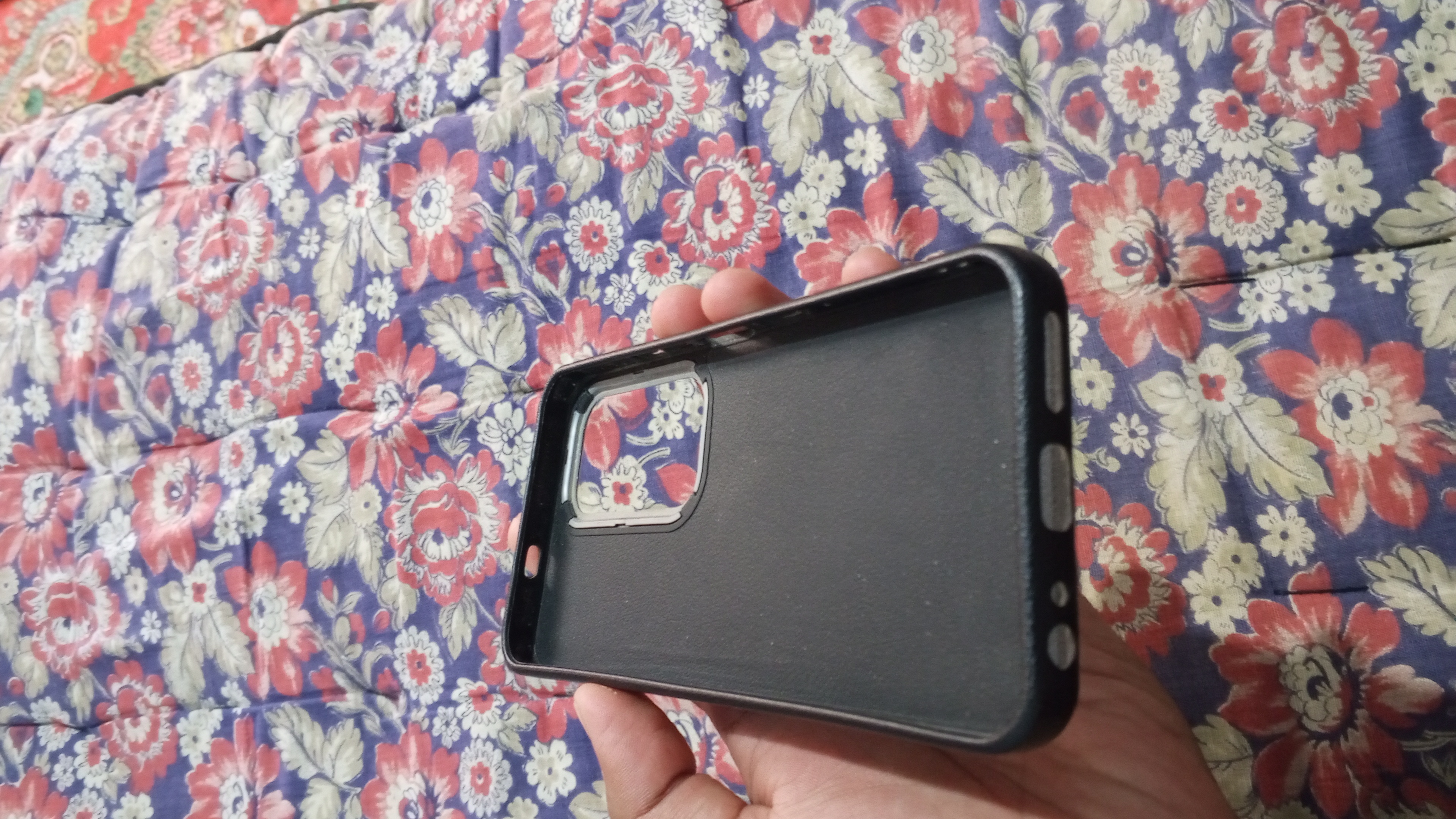 Infinix Hot 60, Hot 60 i smartfoni uchun g‘iloflar