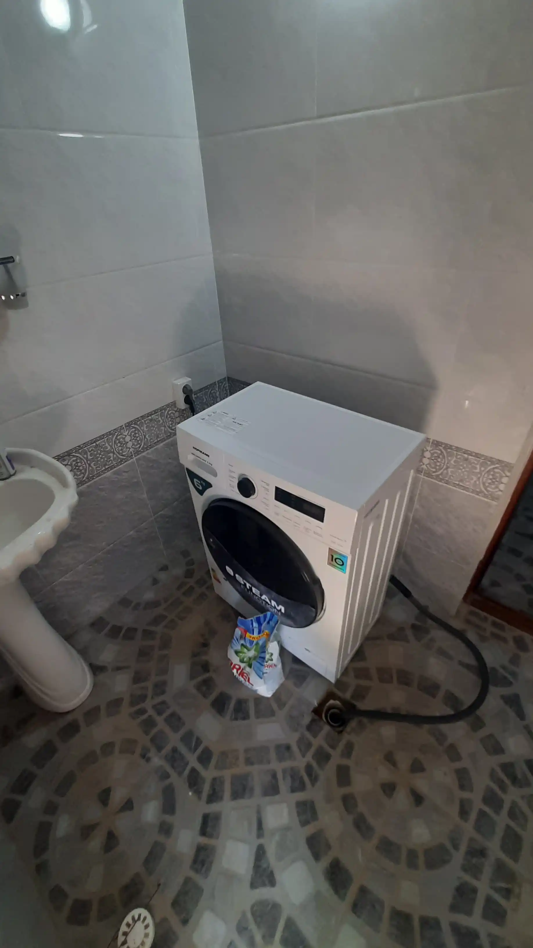 Стиральная машина Hofmann WM610BWH2/HF, 12 программ, 6 кг, BLDC Inverter мотор