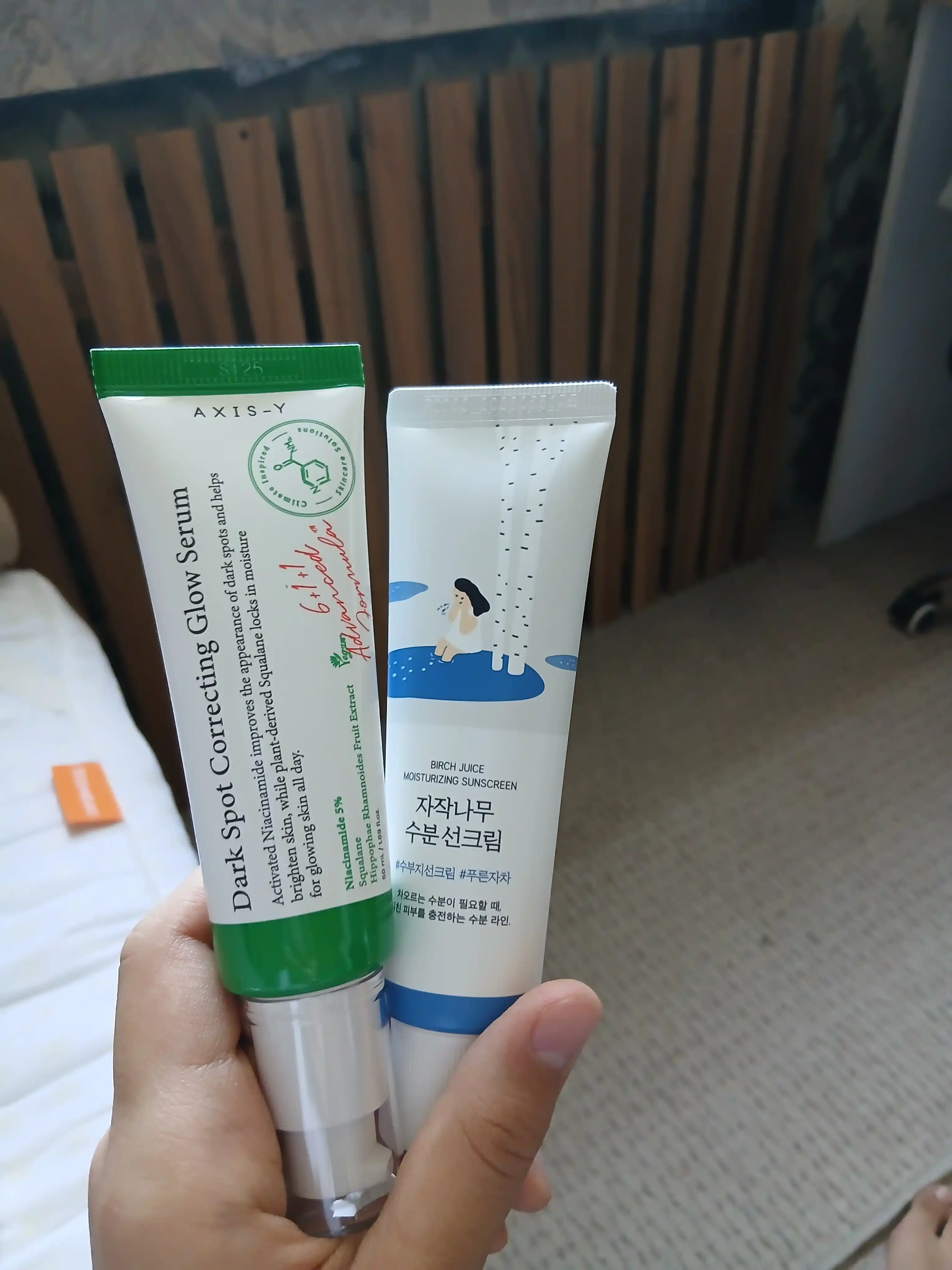 Yorqinlashtiruvchi zardob Dark Spot Correcting Glow Serum Axis-Y, 50 ml