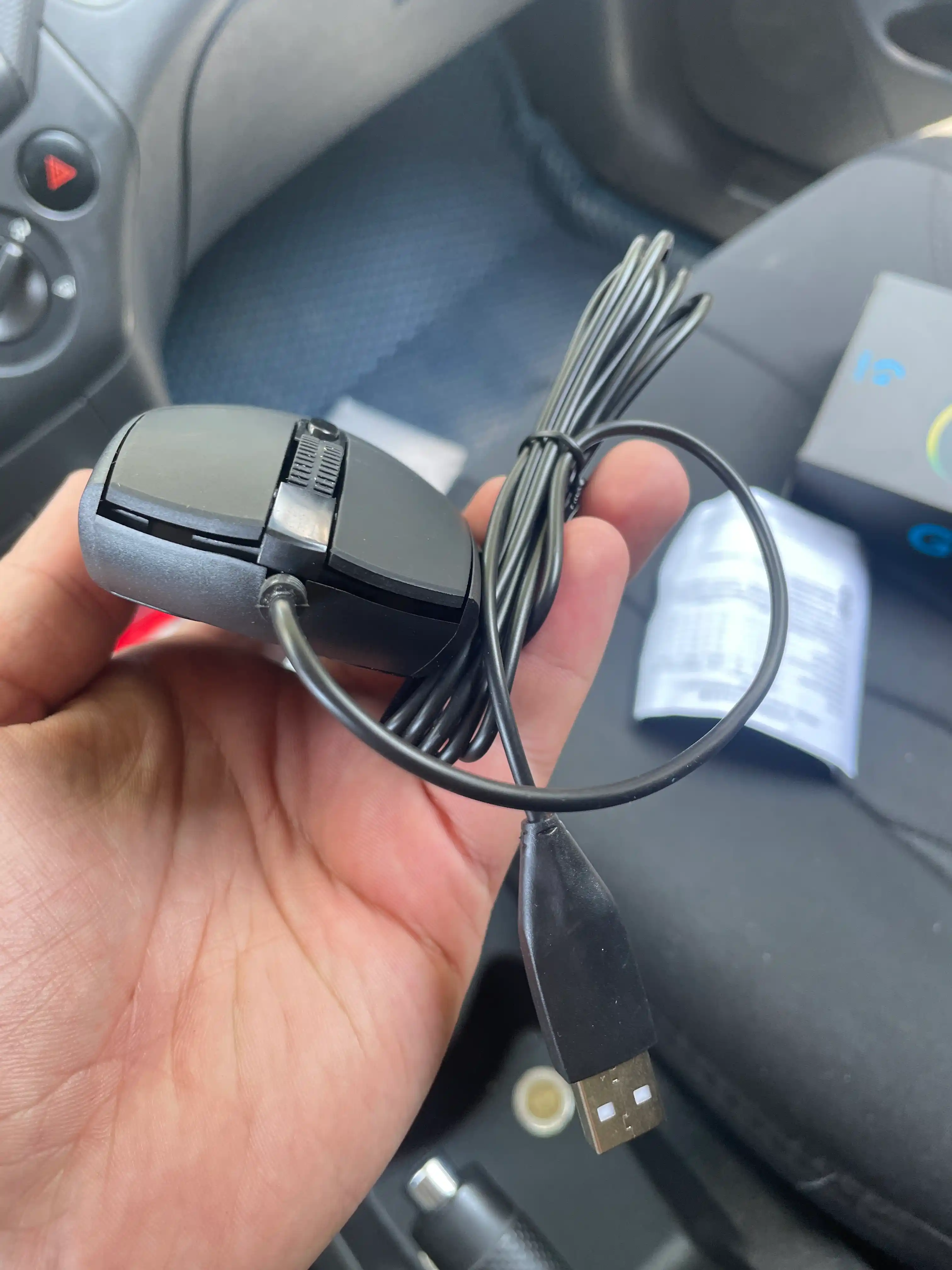 Har bir harakat nazoratda: 8000 DPI sensor va RGB effektlar bilan tezkor boshqaruv