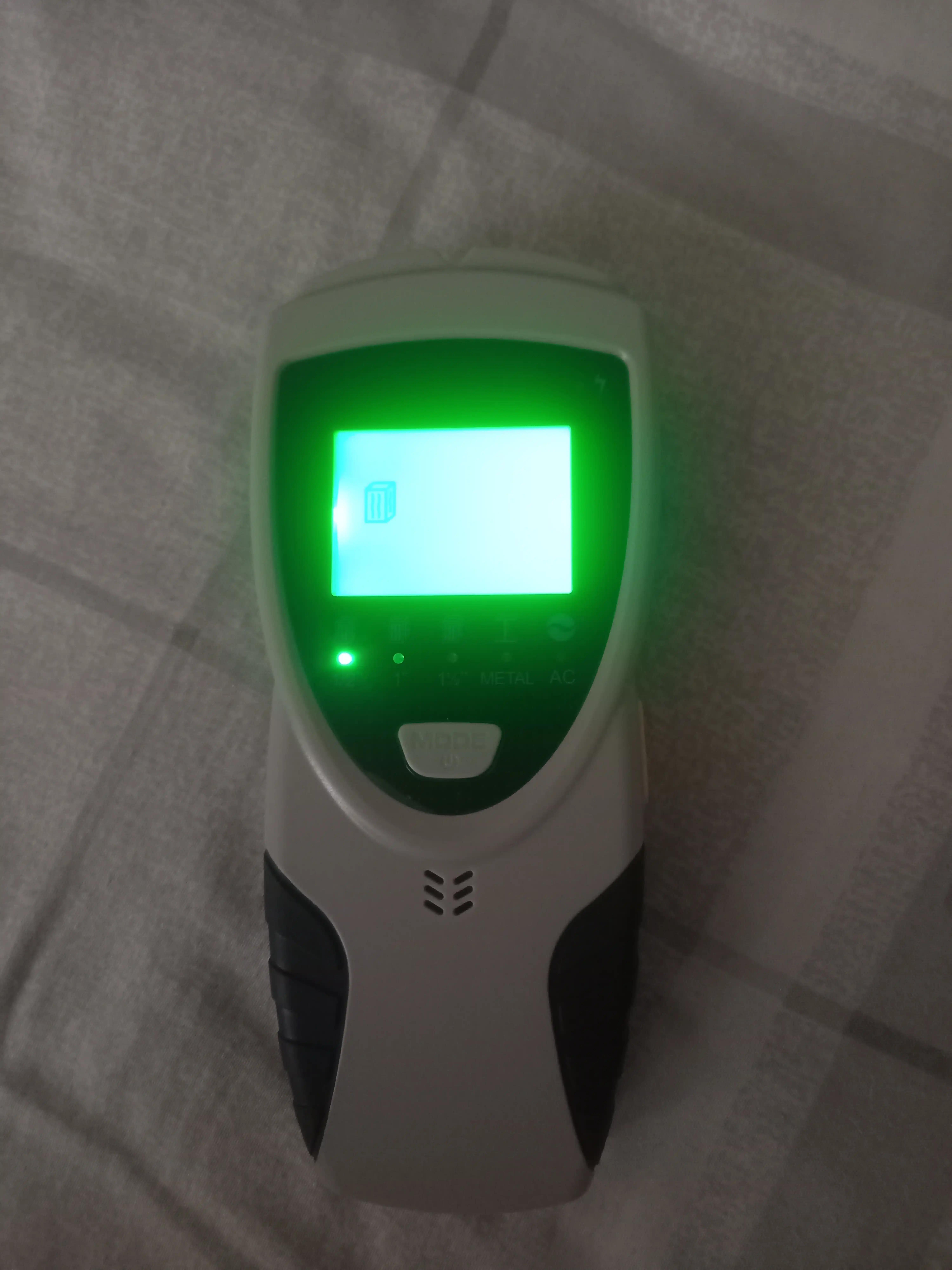 Elektron detektor: Devor ichidagi sim, metall va yog‘ochni 1 duym aniqlikda toping