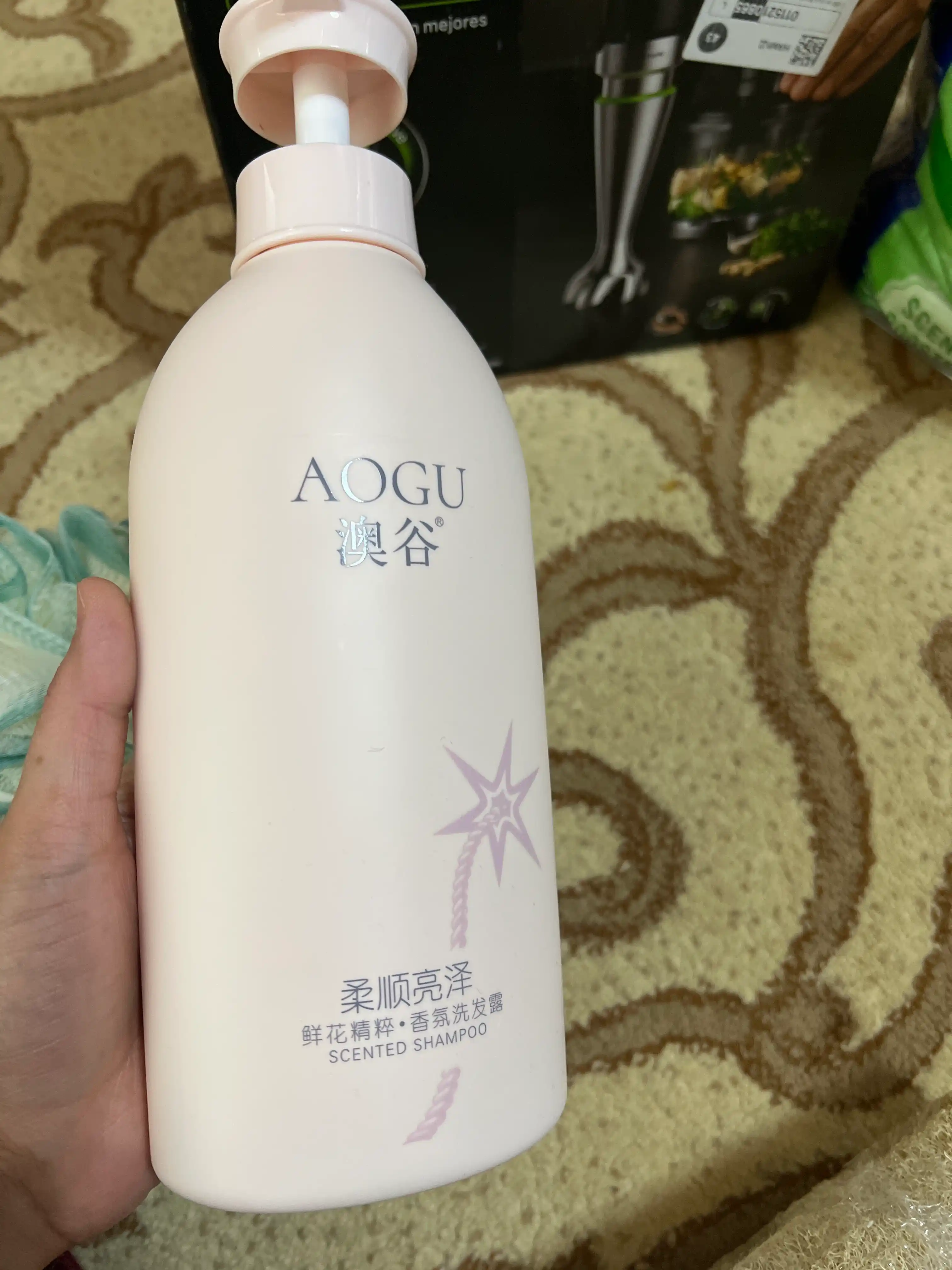 Shampun Gulli aromat, qazg'oqqa va qichishishga qarshi, 72 soat davomida yangilik, 550 ml