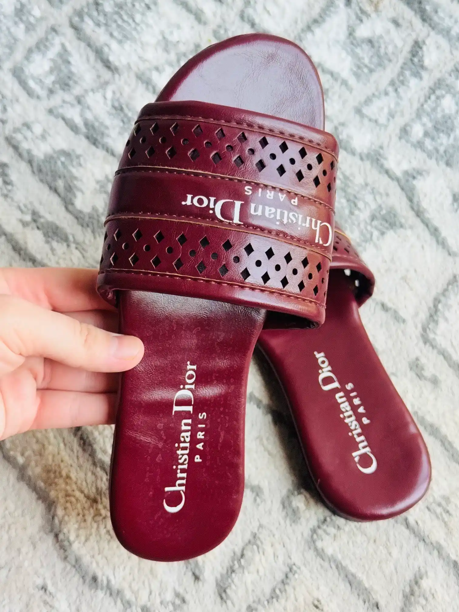 Christian dior nomli ayollar tapohkasi, yozgi qulay tapochka, yengil shippak, bejirim
