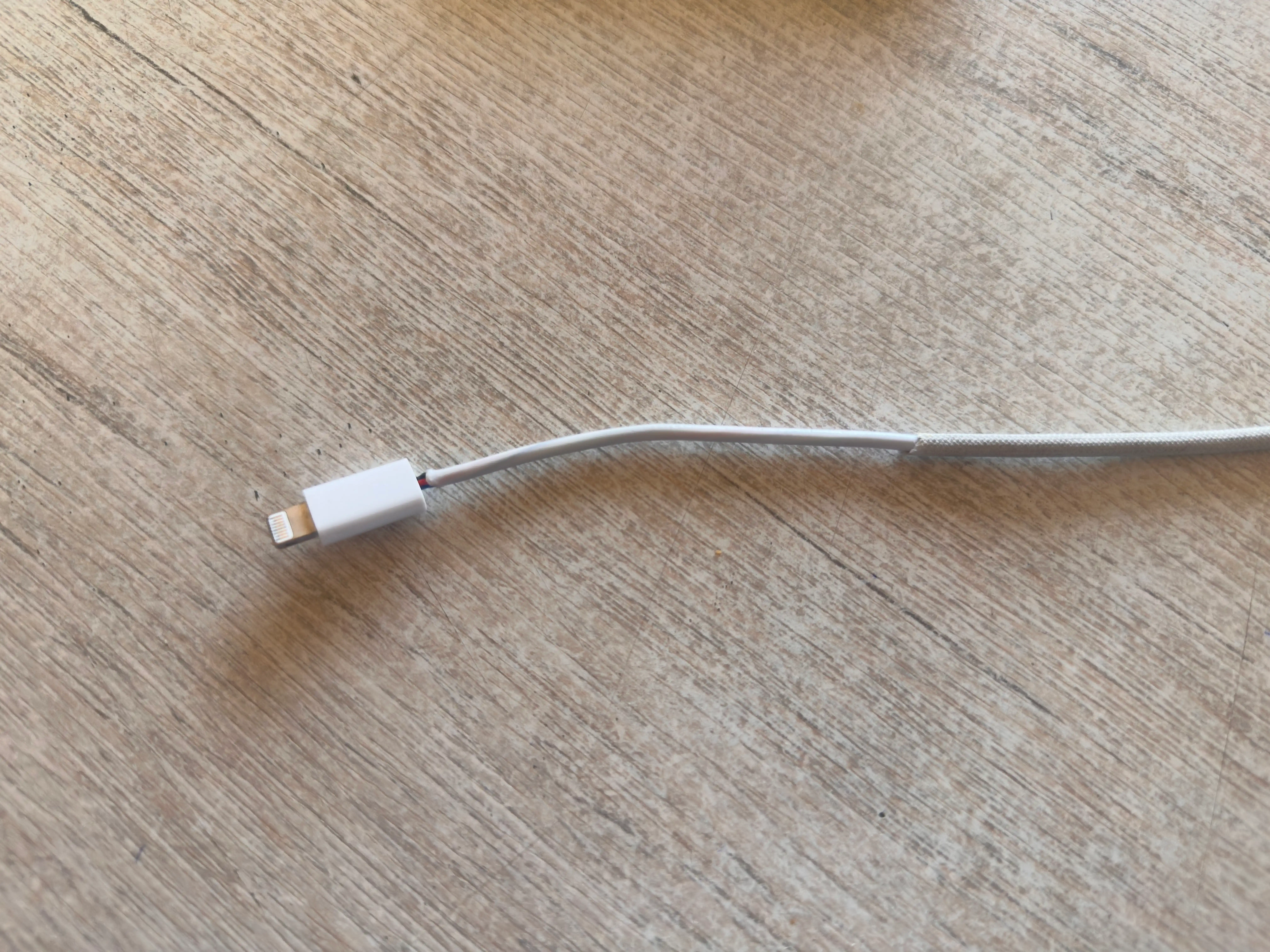 Kabel Type-C to Lightning 3.1, 6A, tez quvvatlash va ma’lumot uzatish uchun