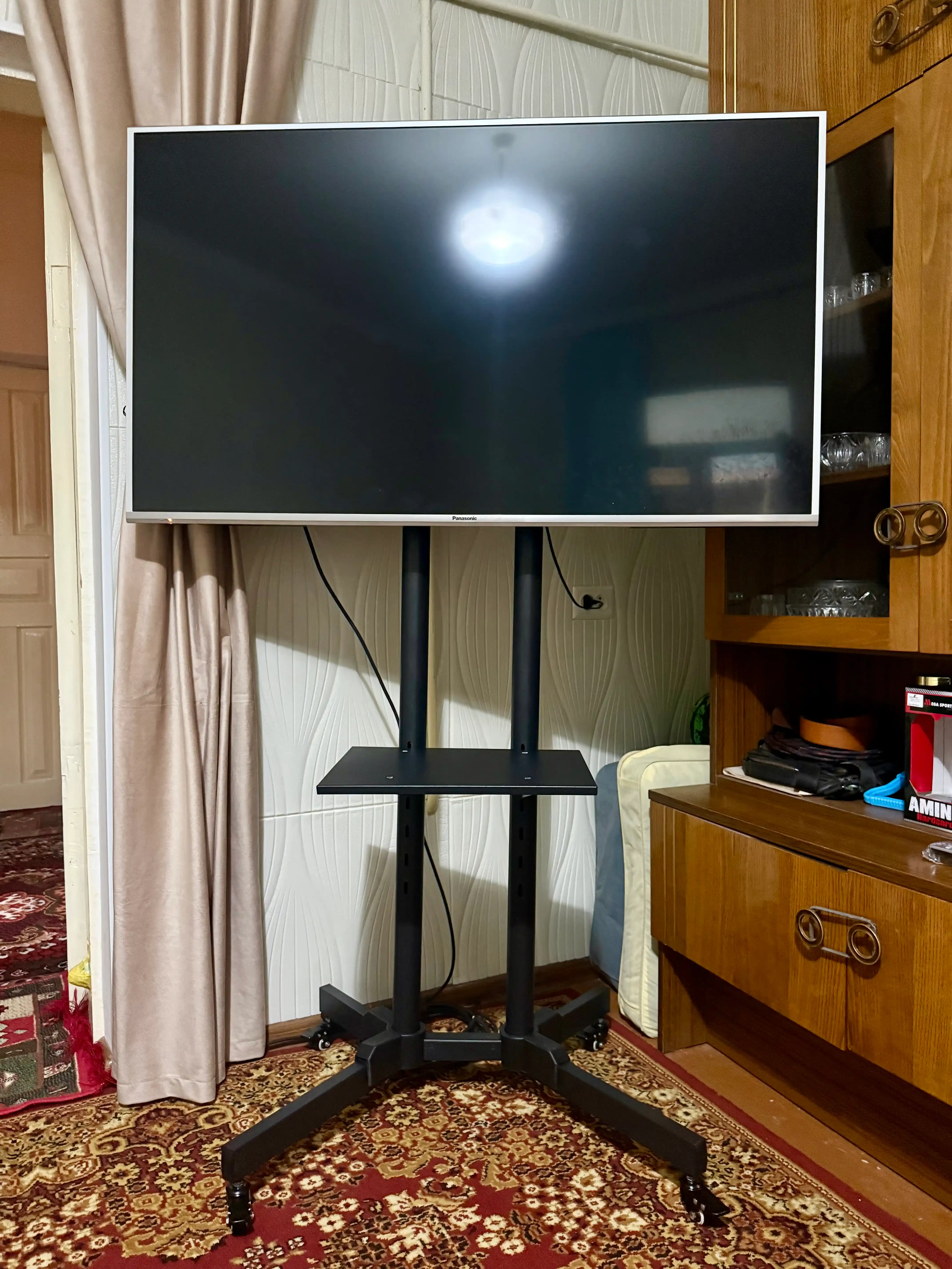 Blackstar mobil stend qavs, televizor o'rnatish moslamasi