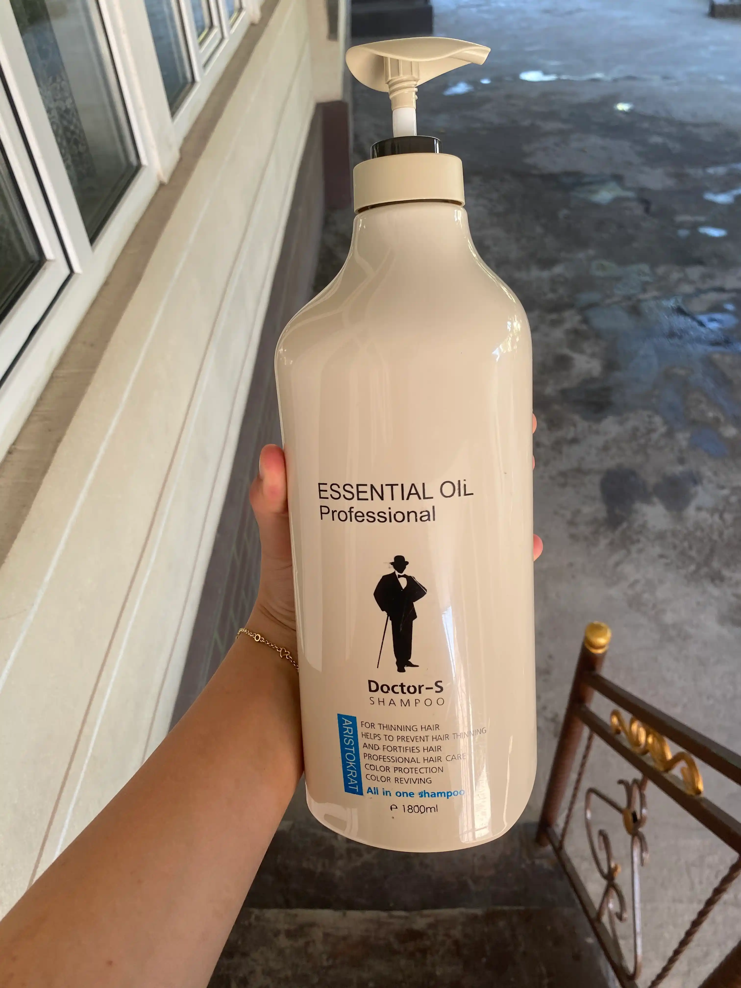 ESSENTIAL OIL Doctor-S – sochlar uchun professional shampun