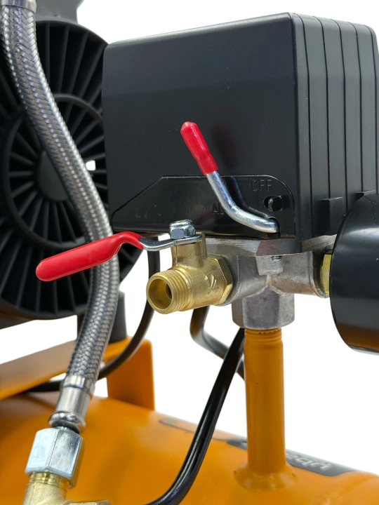 Yog'siz havo kompressori Ubay UB-AC9L (9 l, 1300 Vt, 8 bar, 110 l/min)