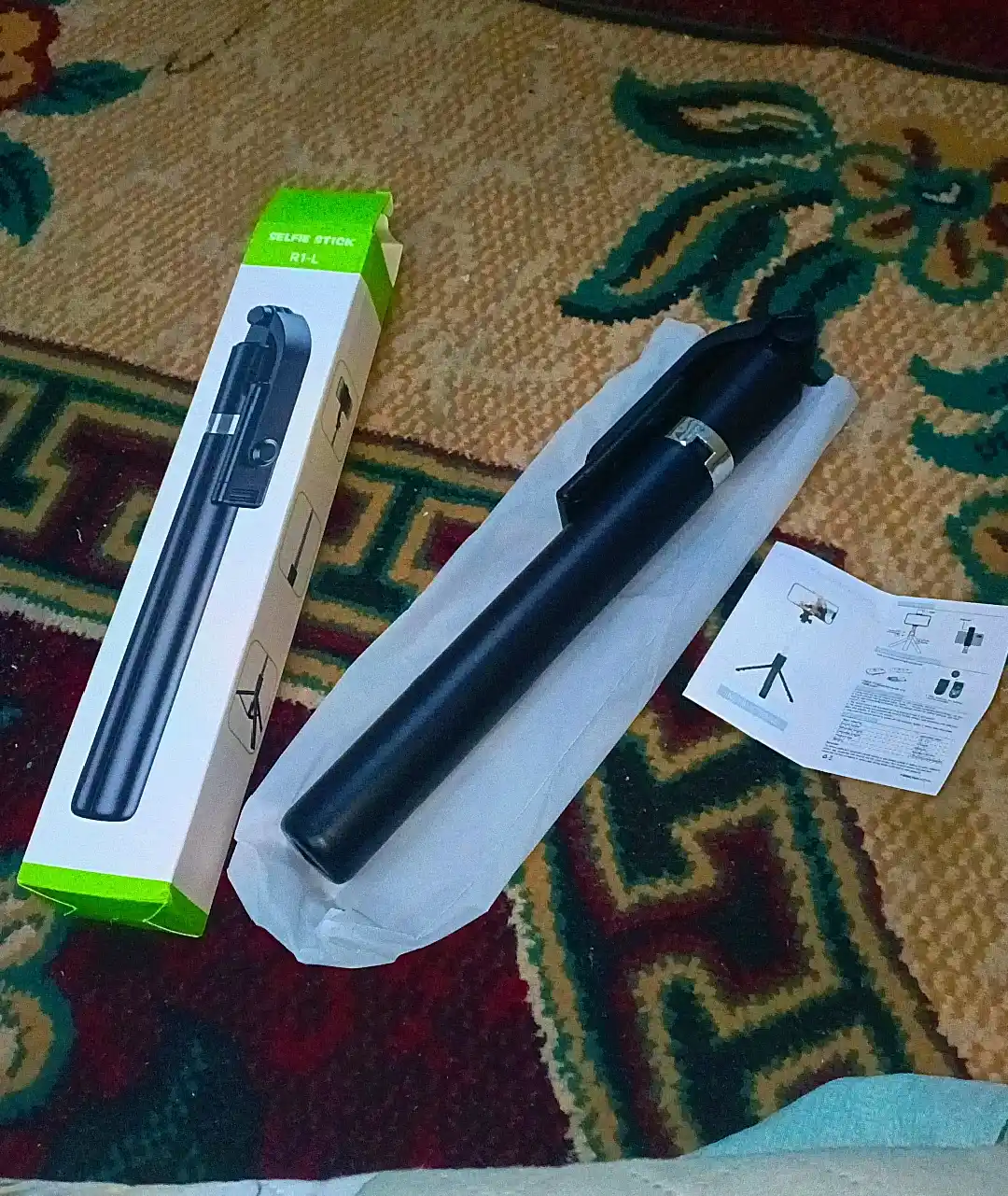 Селфи-палка R1-L 170sm с триподом и Bluetooth пультом