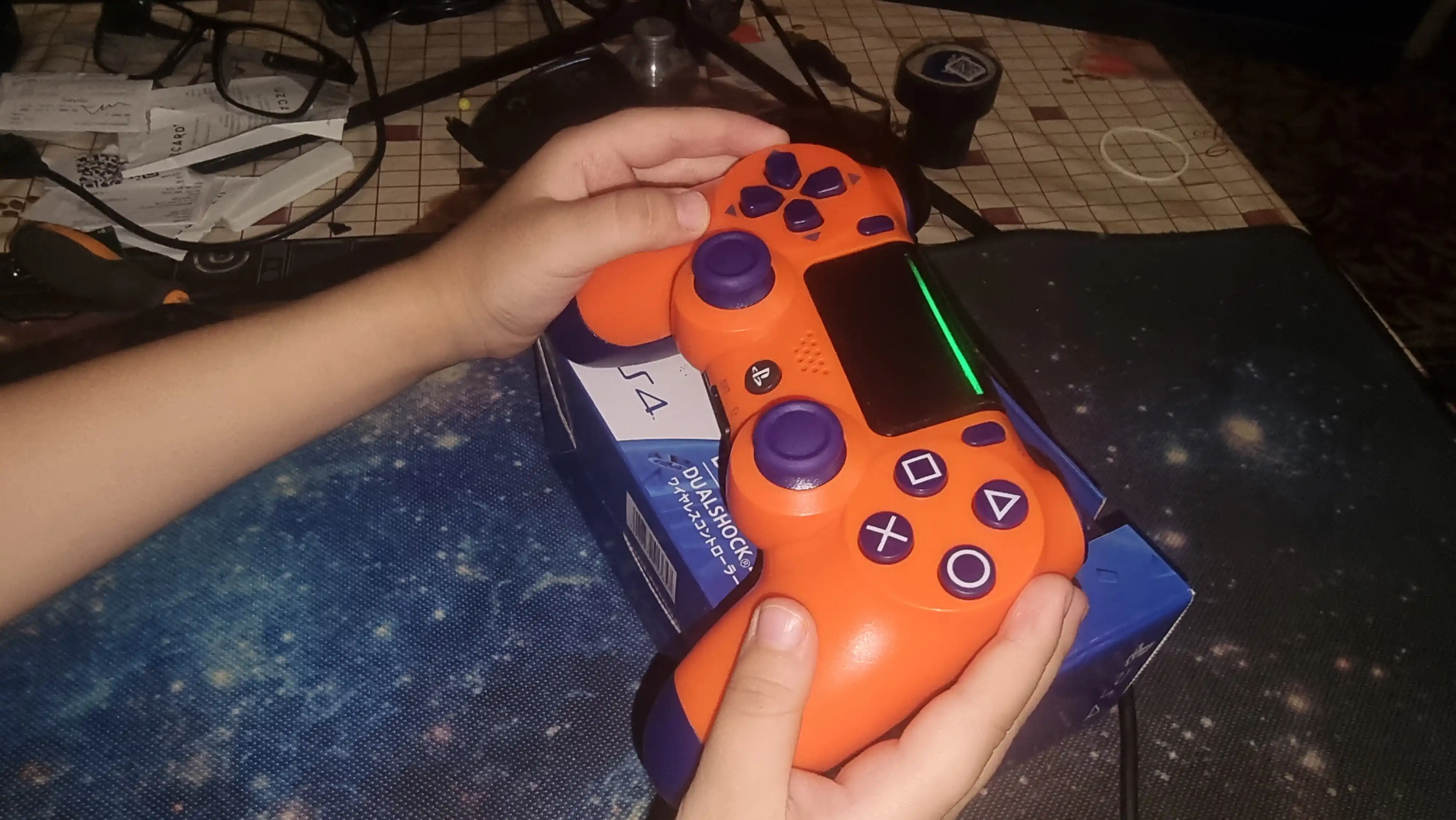 Joystik PS4, Bluetooth, simsiz geympad komyuter va smartfonlar uchun kontroller