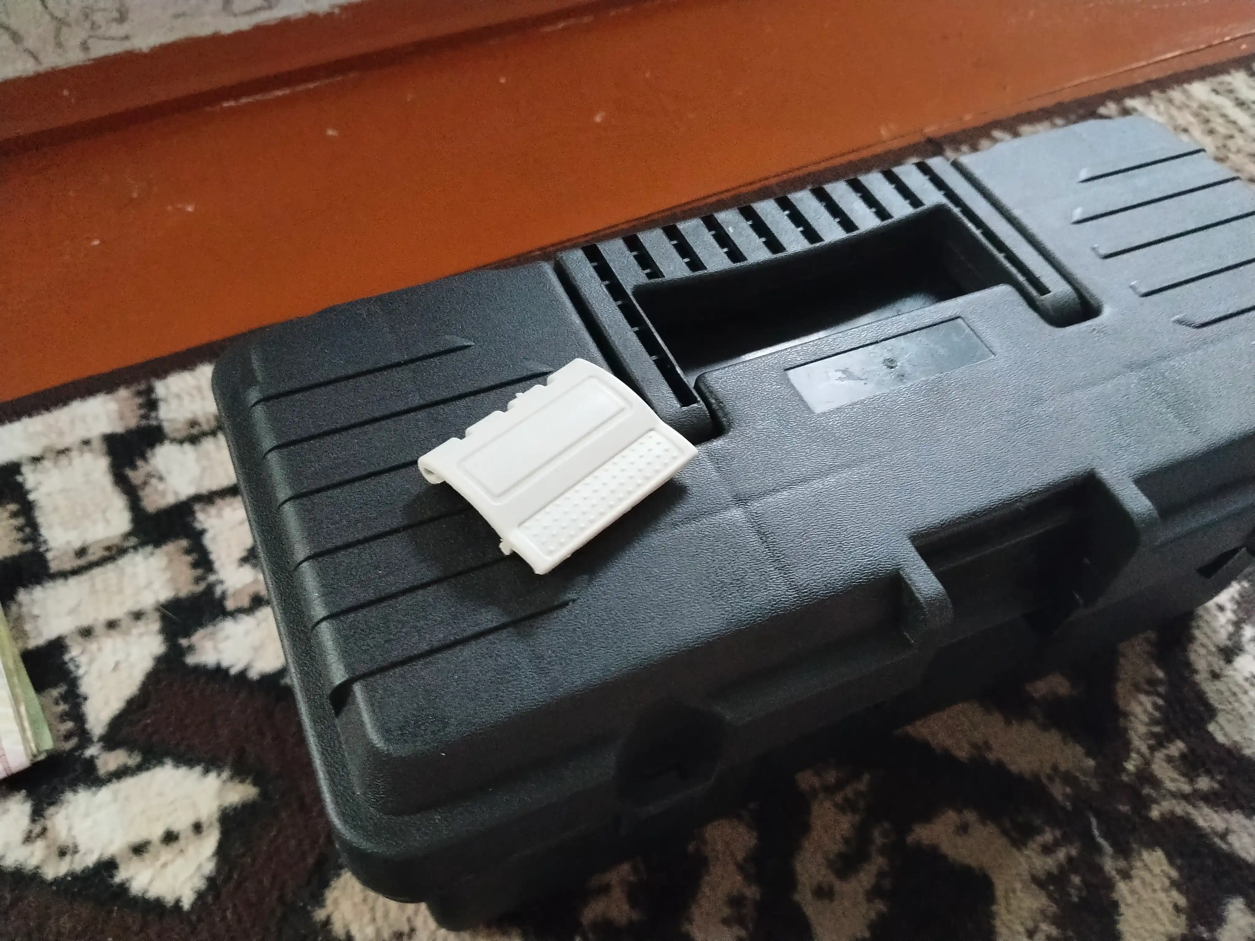 12, 14, 18, 20 dyuymli plastik asboblar uchun qutilar HYUNDAI