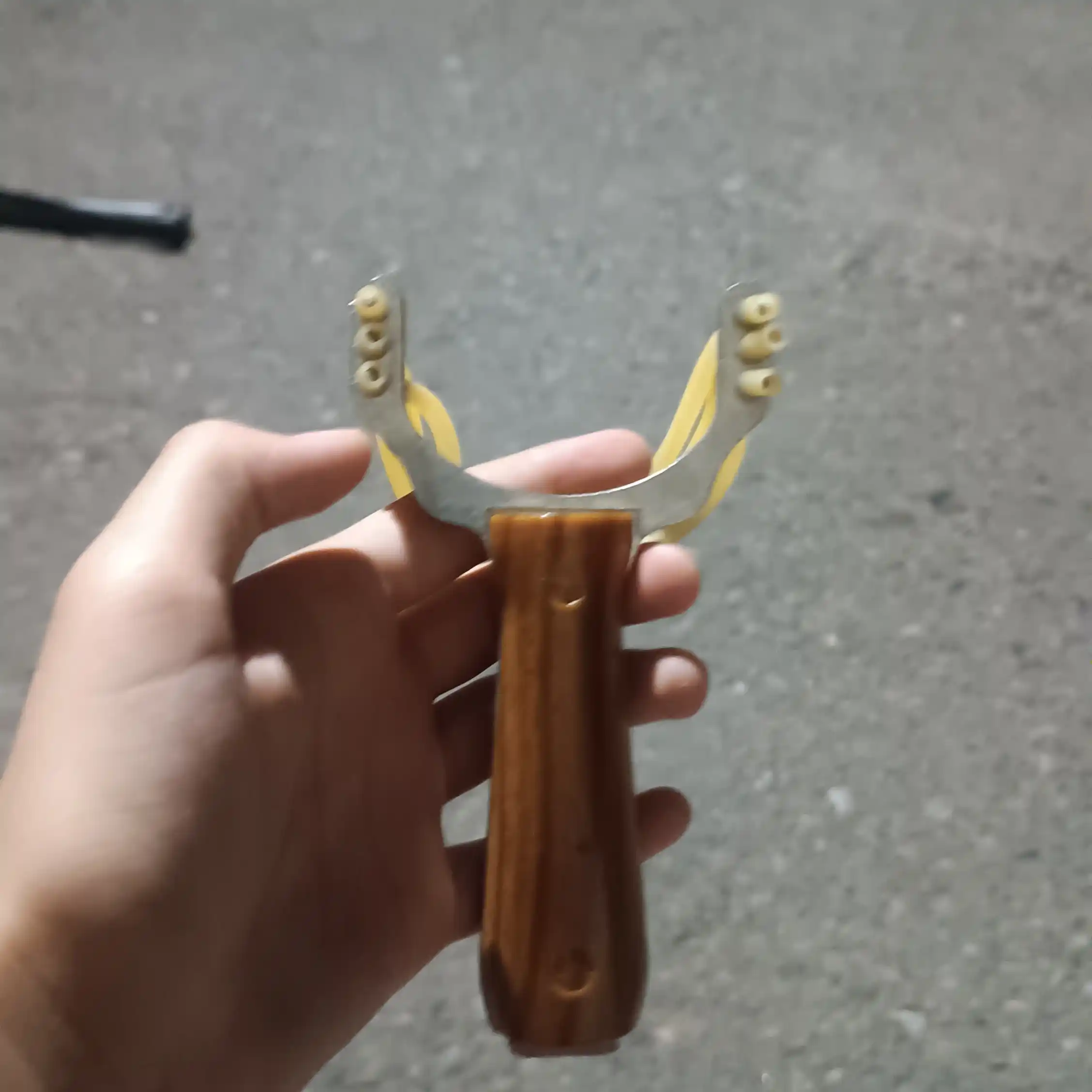 Professional rogatka metall korpusli va yog‘och tutqichli cho'zma