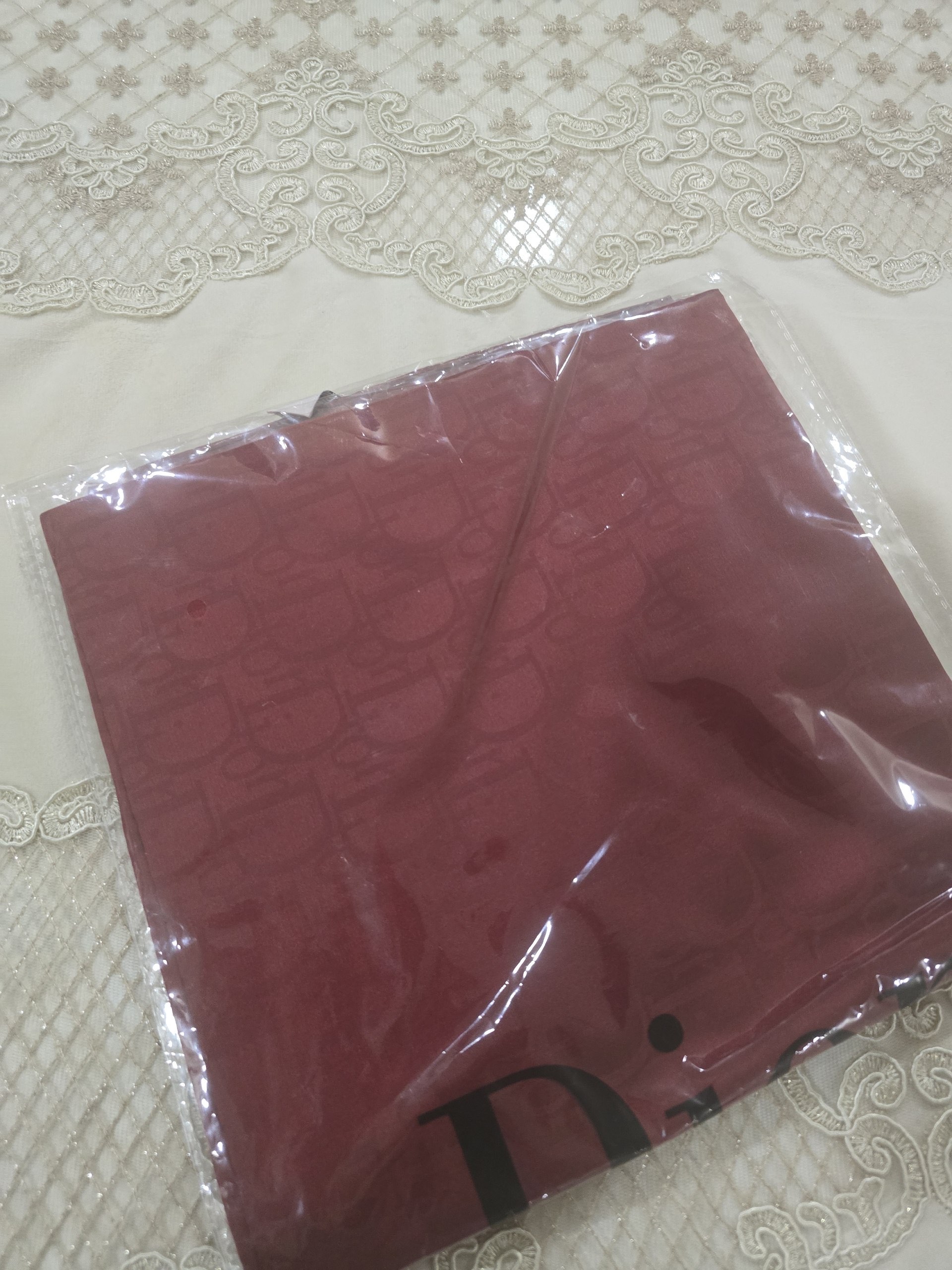 Ro‘mol ayollar uchun, hijob 100×100, Dior brendidan