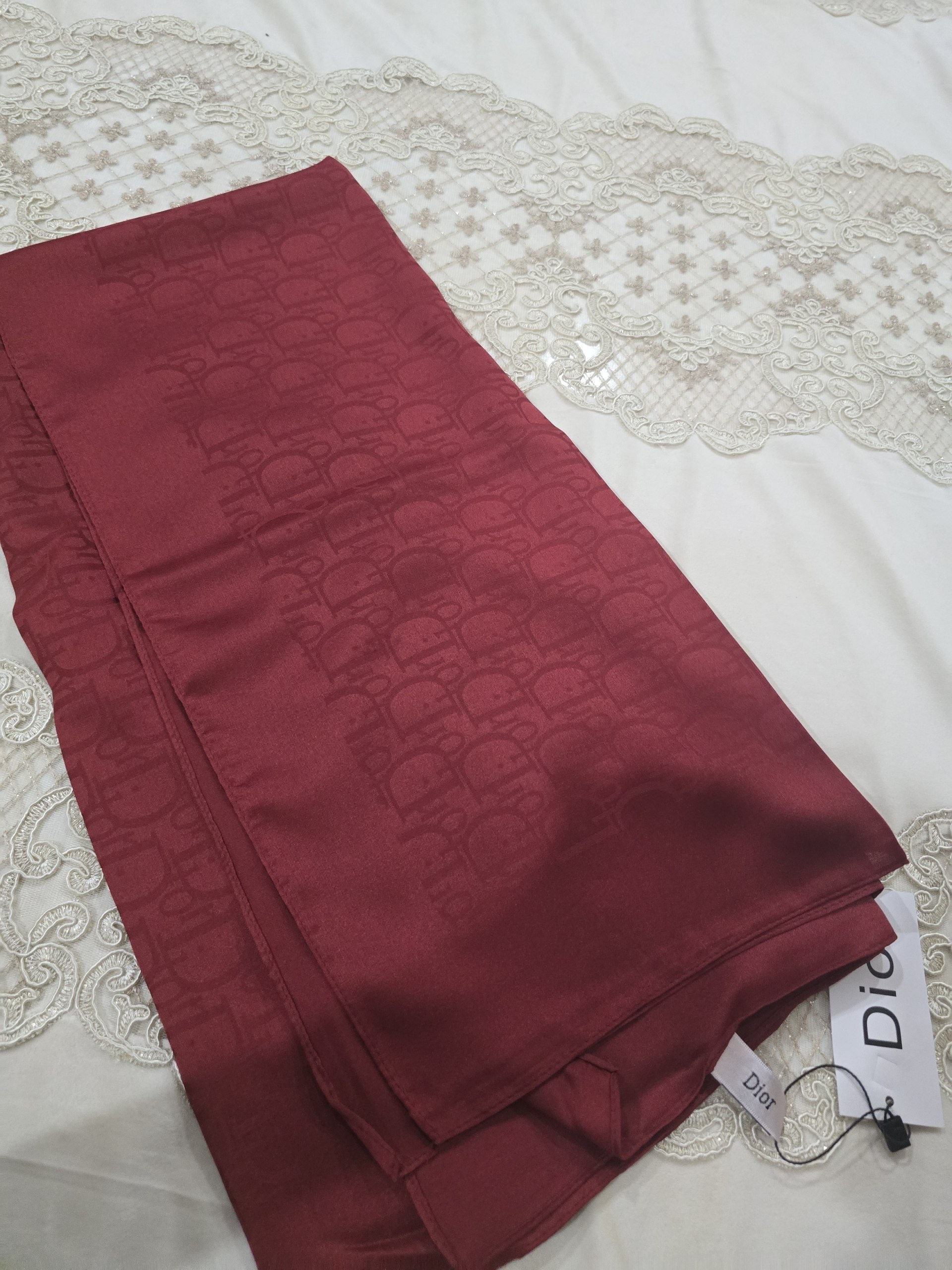 Ro‘mol ayollar uchun, hijob 100×100, Dior brendidan