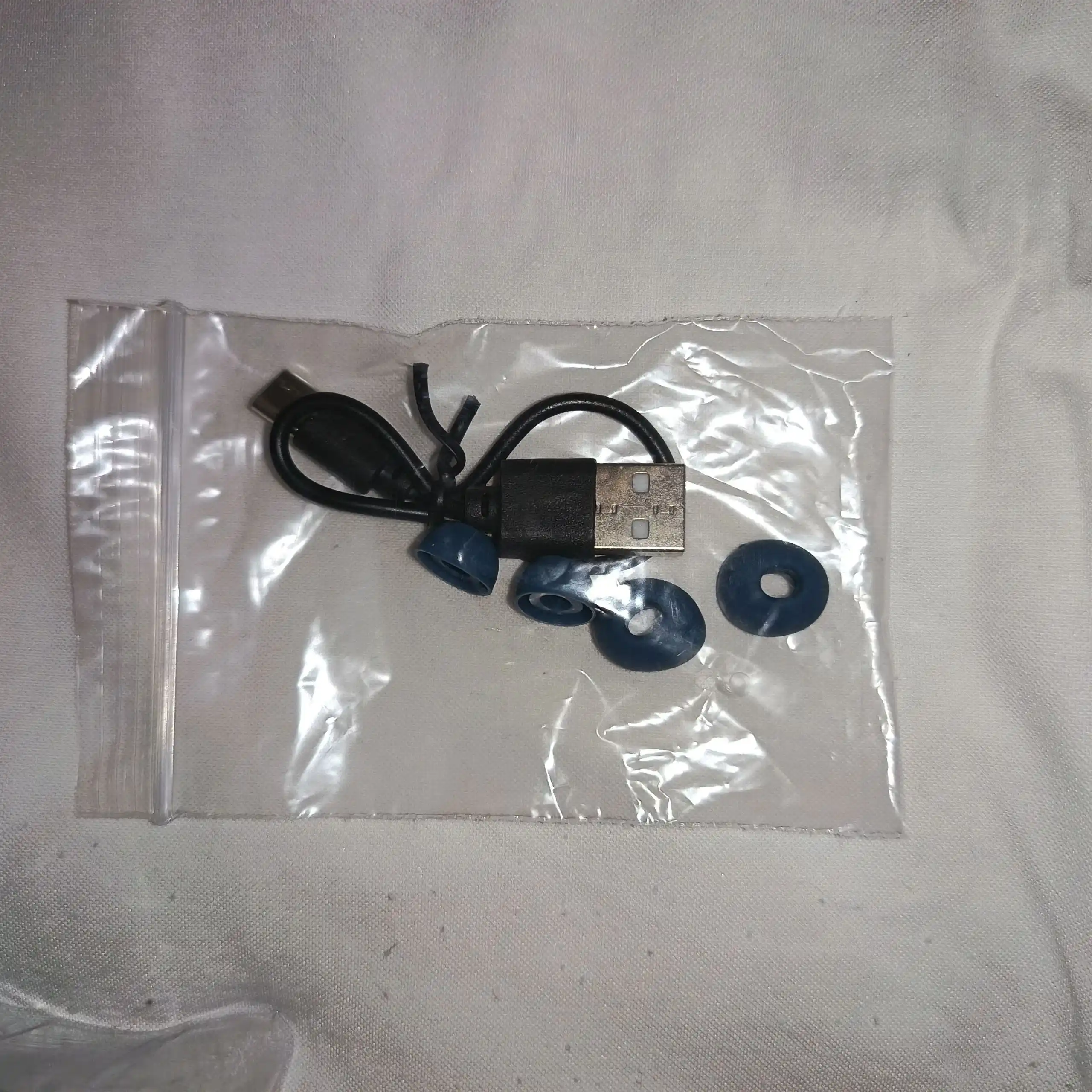 Raqamli displeyli simsiz Bluetooth quloqchin, matoli premium g‘ilof, 6 rang