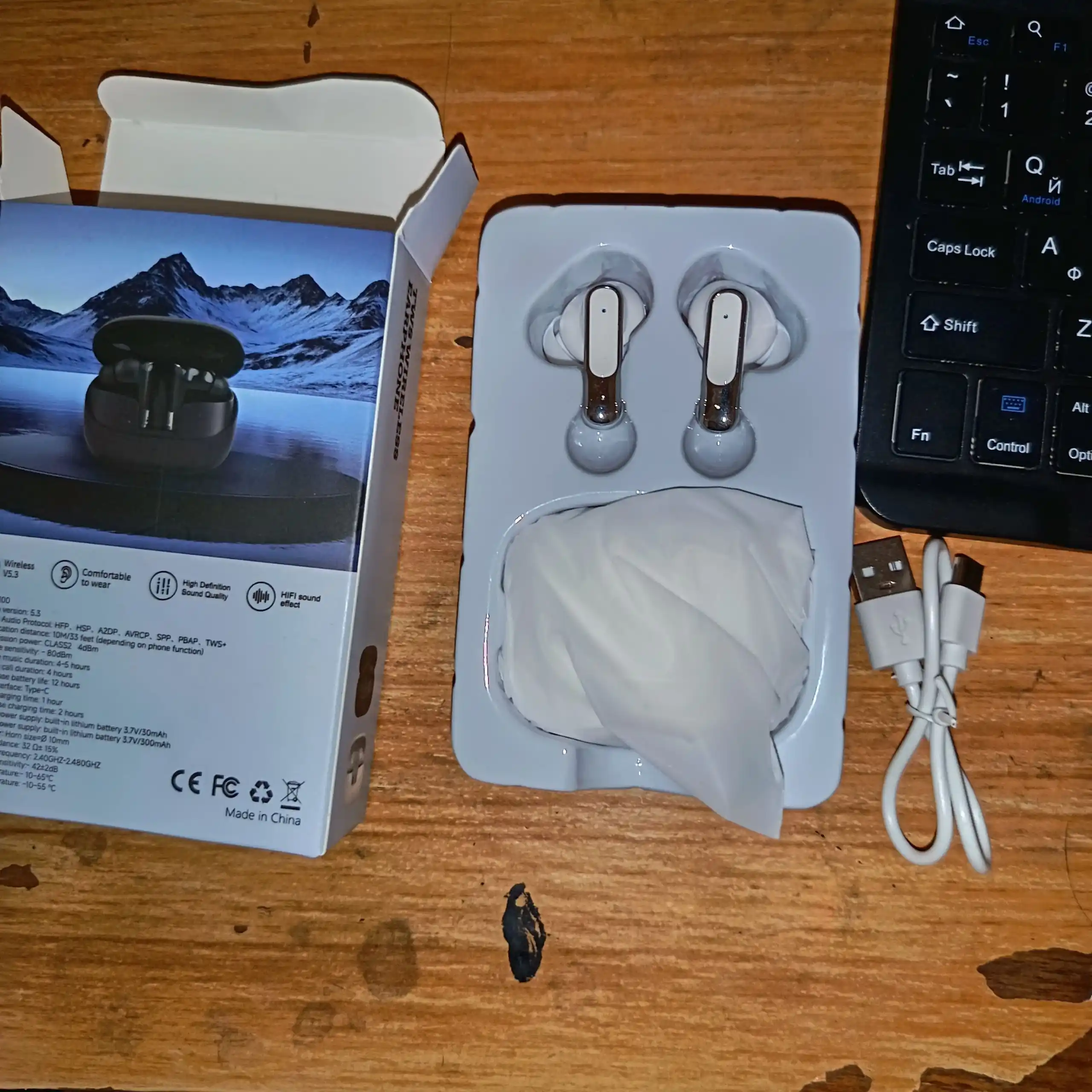 E100 TWS simsiz Bluetooth quloqchin, Bluetooth 5.3, zaryad qutisi bilan