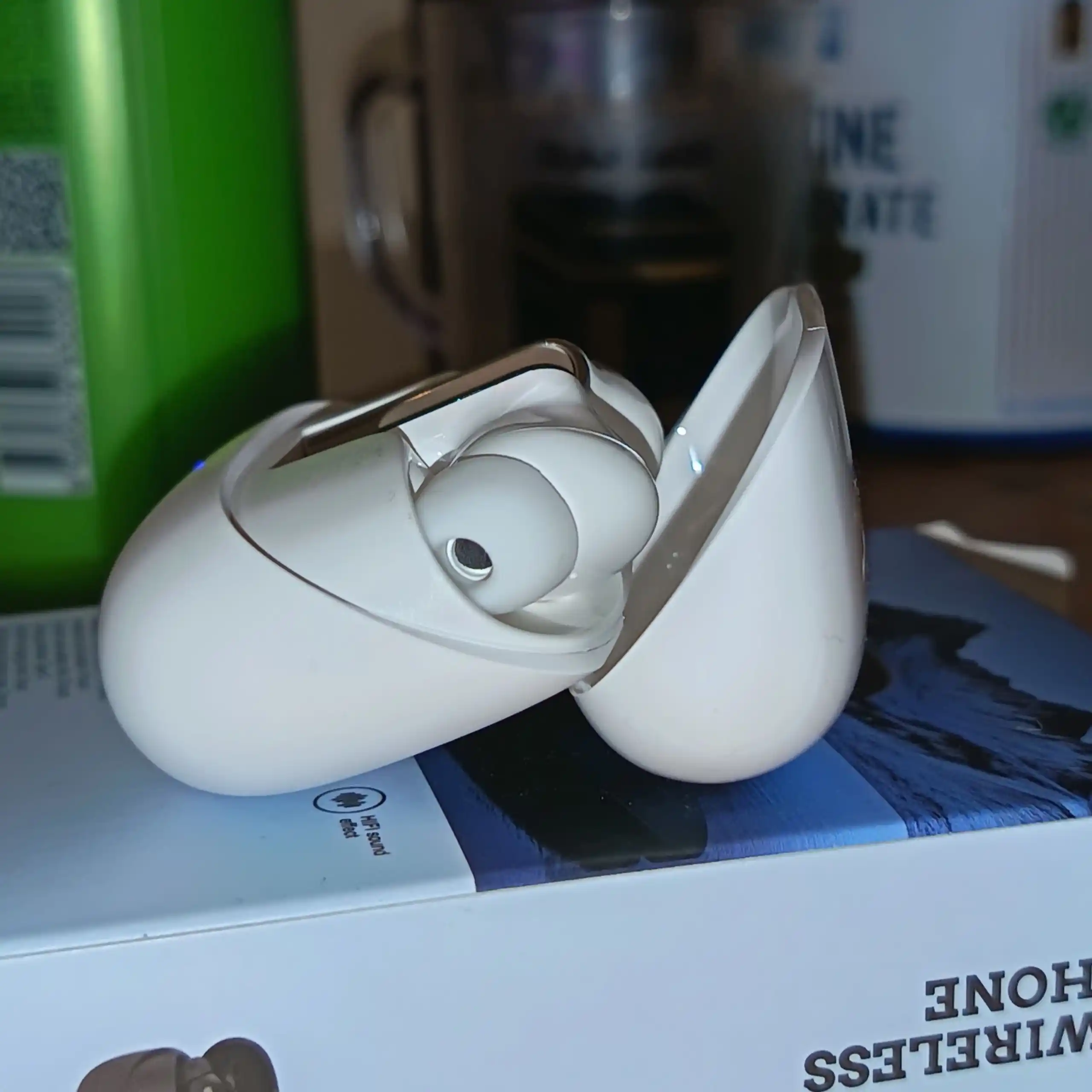 E100 TWS simsiz Bluetooth quloqchin, Bluetooth 5.3, zaryad qutisi bilan