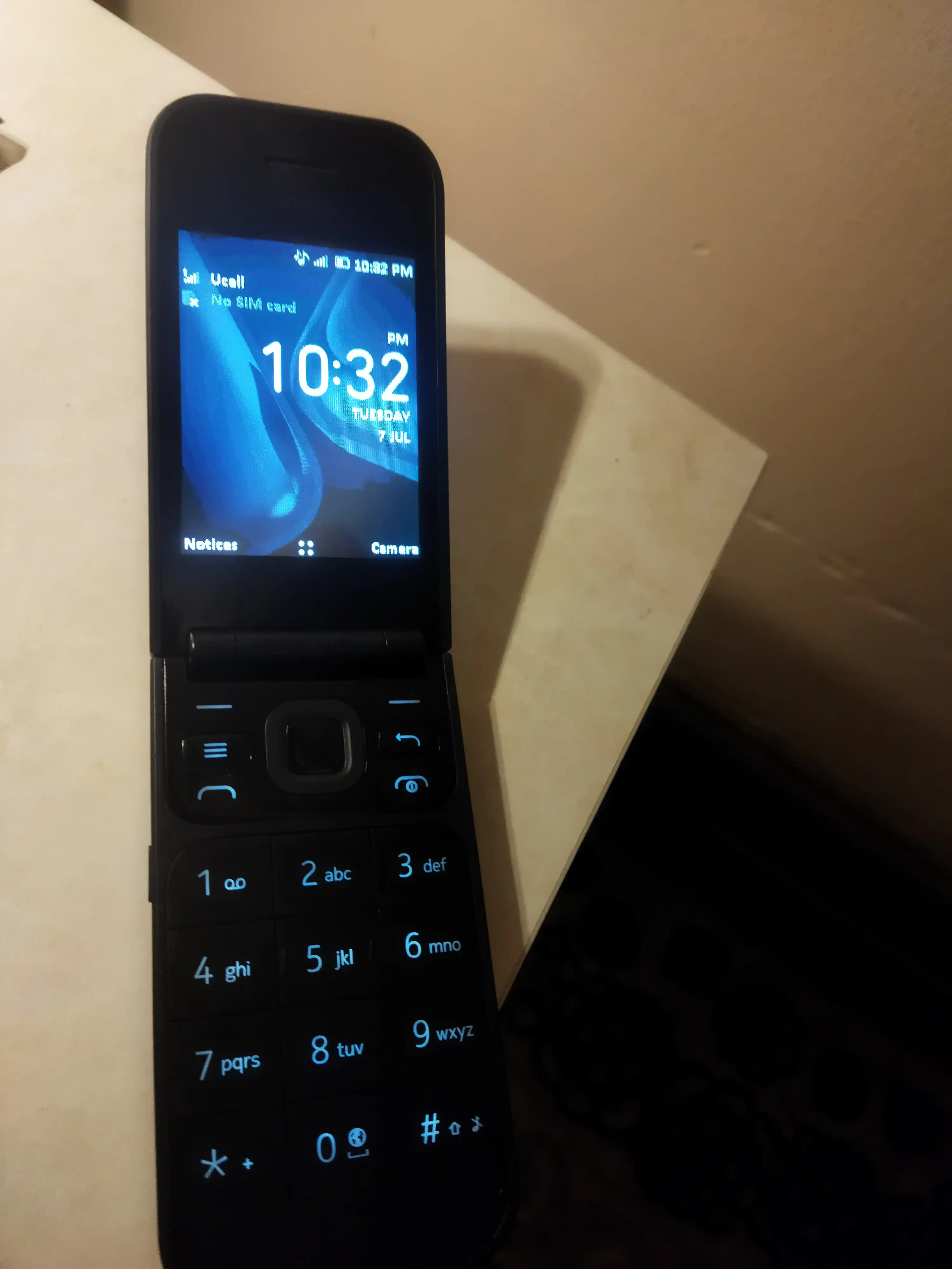 2660 tugmali telefon, Dual SIM, bukiluvchi, kuchli batareya va FM radioli